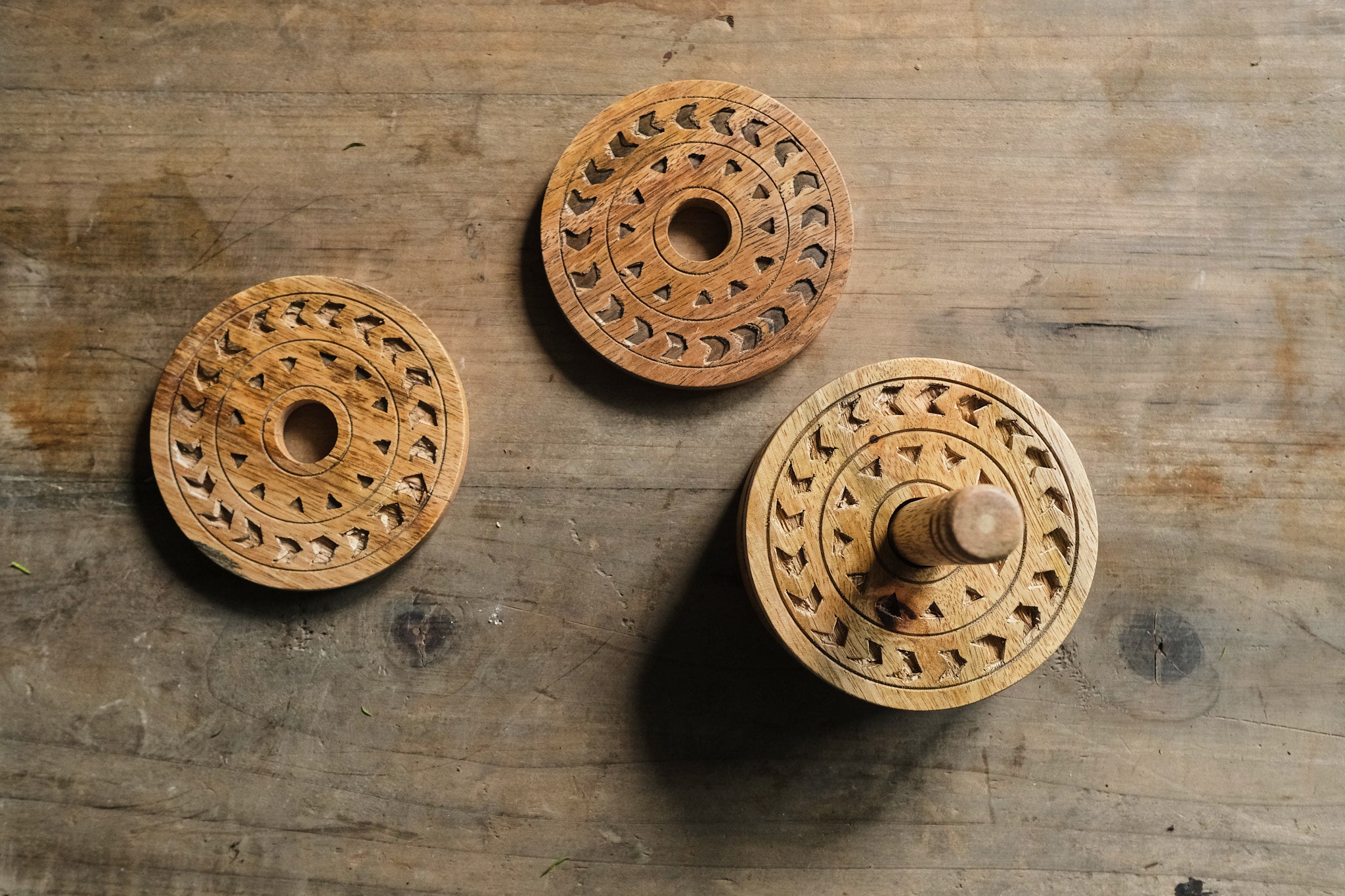 Premium Set of 6 Natural Mango Wood Drink Coasters - Eco-Friendly & Absorbent for Hot/Cold Beverages - Perfect for Dining Table, Coffee Table, Bar & Home Decor