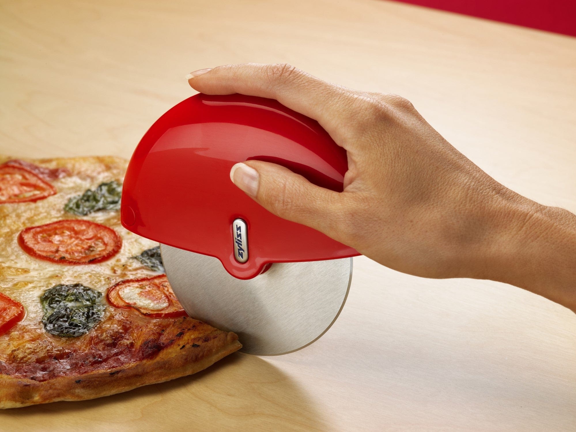 Zyliss Stainless Steel Pizza Cutter Wheel - Sharp Rotary Blade for Easy Slicing - Perfect for Home Kitchen, Restaurants & Pizza Parties