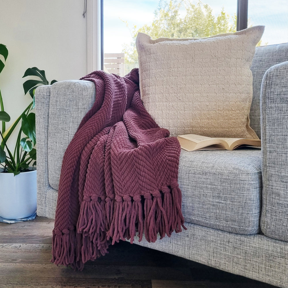 Louie Throw Blanket 130x160cm (51x63 Inches) - Soft & Cozy Grape Purple Fleece Blanket for Couch, Bed, Sofa - Perfect for Winter, Gifts, and Home Decor