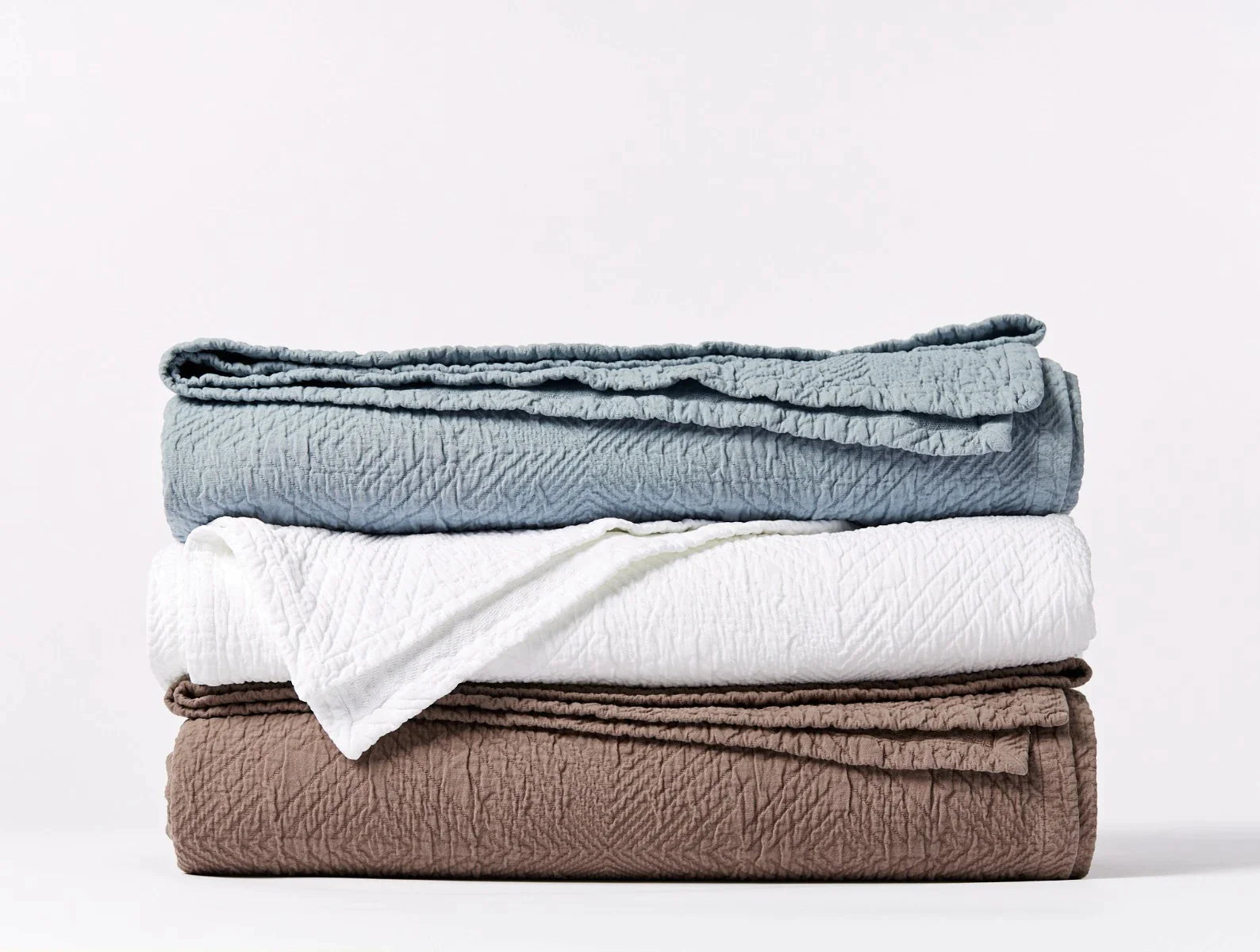 Avila Organic Matelasse Quilted Bedspread - Soft & Breathable Cotton Coverlet for Bedroom Decor - Perfect for Cozy Nights & Guest Room Styling