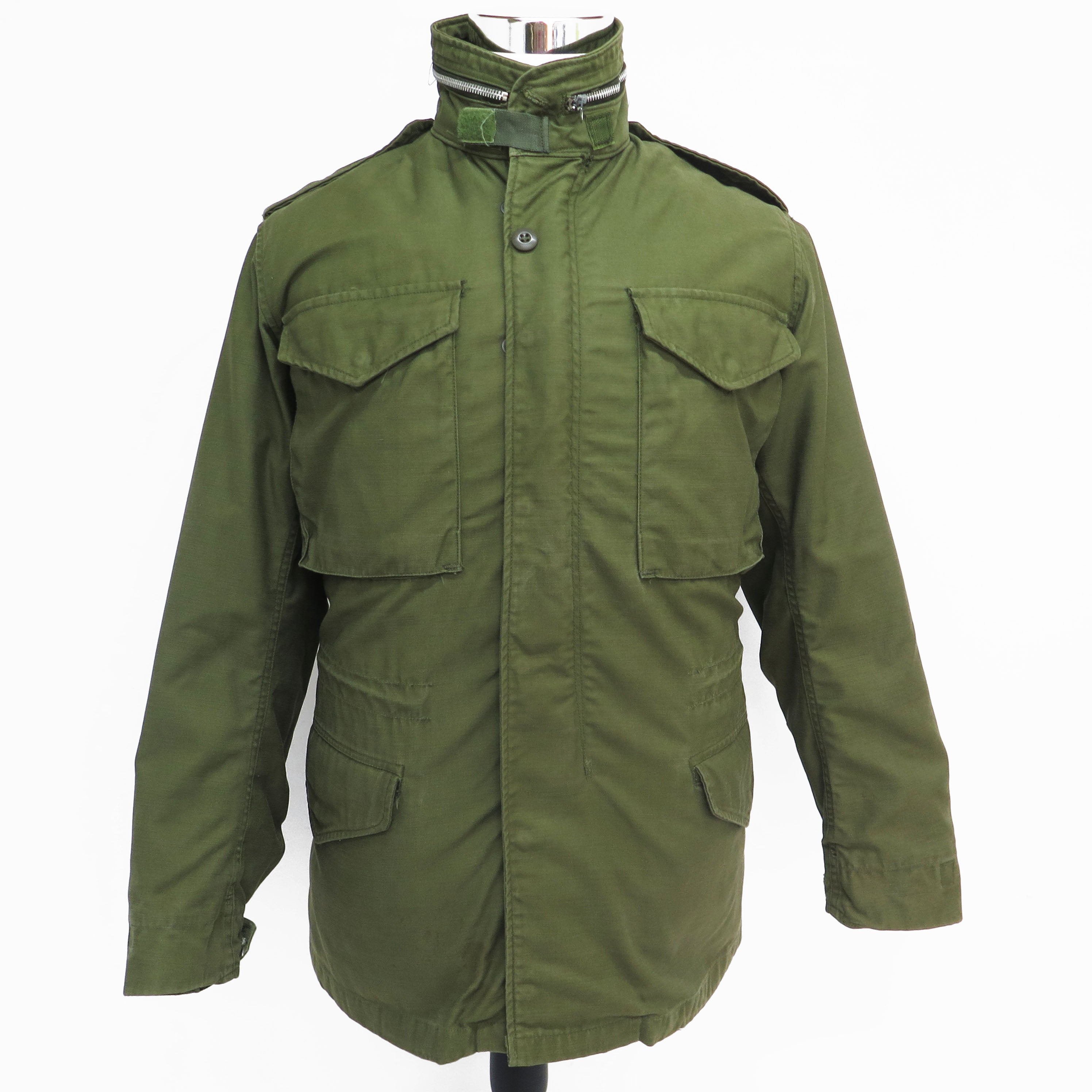 US Army M-1965 M65 Field Jacket - Vietnam War Era Military Surplus - Size XS (X-Small Regular) - Vintage Outdoor & Tactical Wear for Hiking, Camping, and Reenactments
