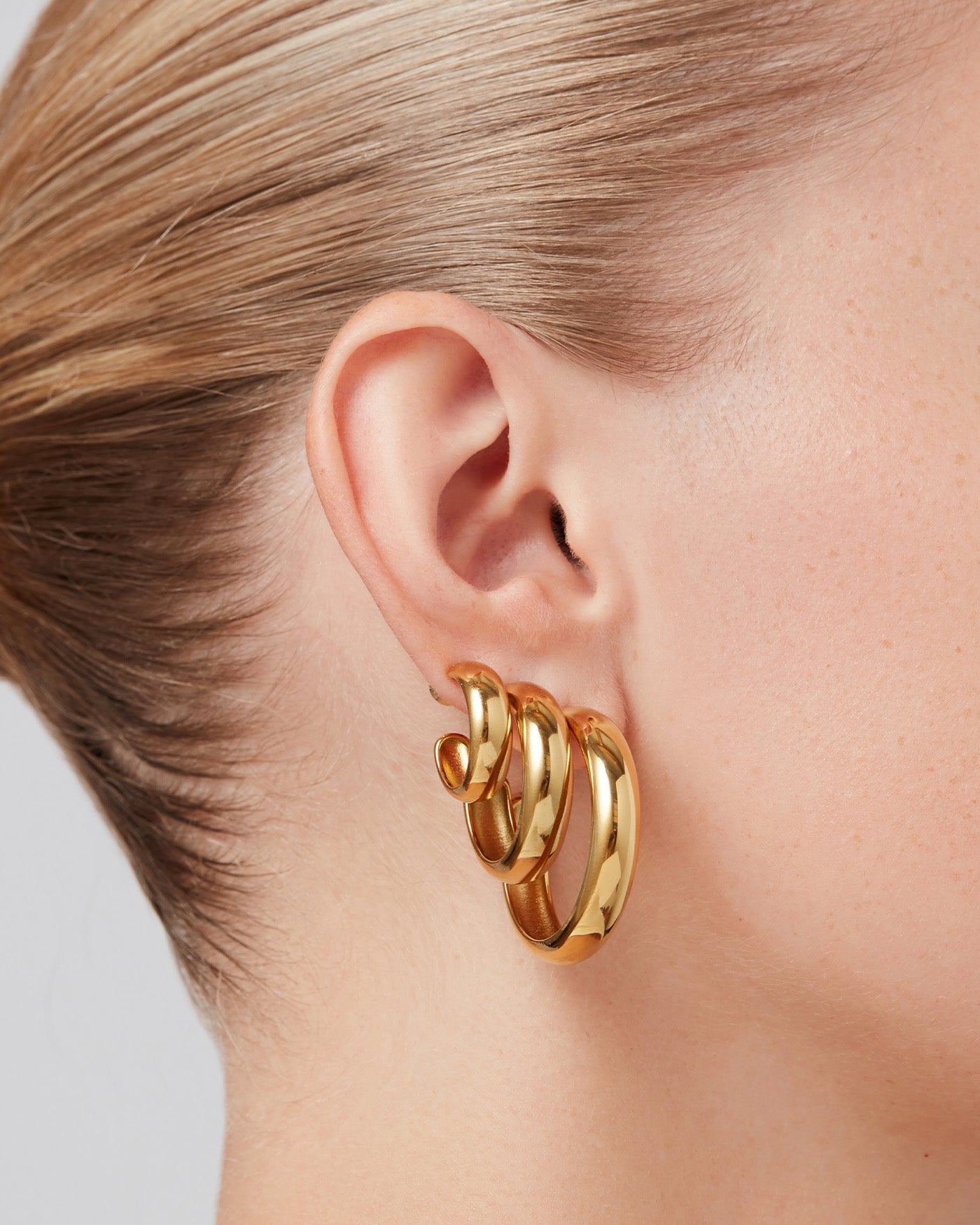 Stylish Large Hoop Earrings for Women - Trendy Gold & Silver Statement Jewelry - Perfect for Everyday Wear, Parties & Special Occasions