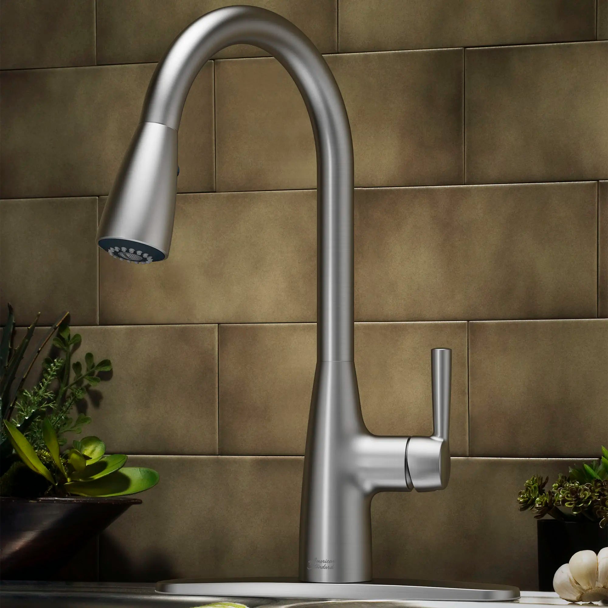 Fairbury® Single Handle Pull Down Kitchen Faqaucet with Dual Spray - 1.8 GPM (6.8 L/min) Water Flow, Lever Handle Design - Perfect for Modern Home Kitchen Sink, Dishwashing & Food Prep