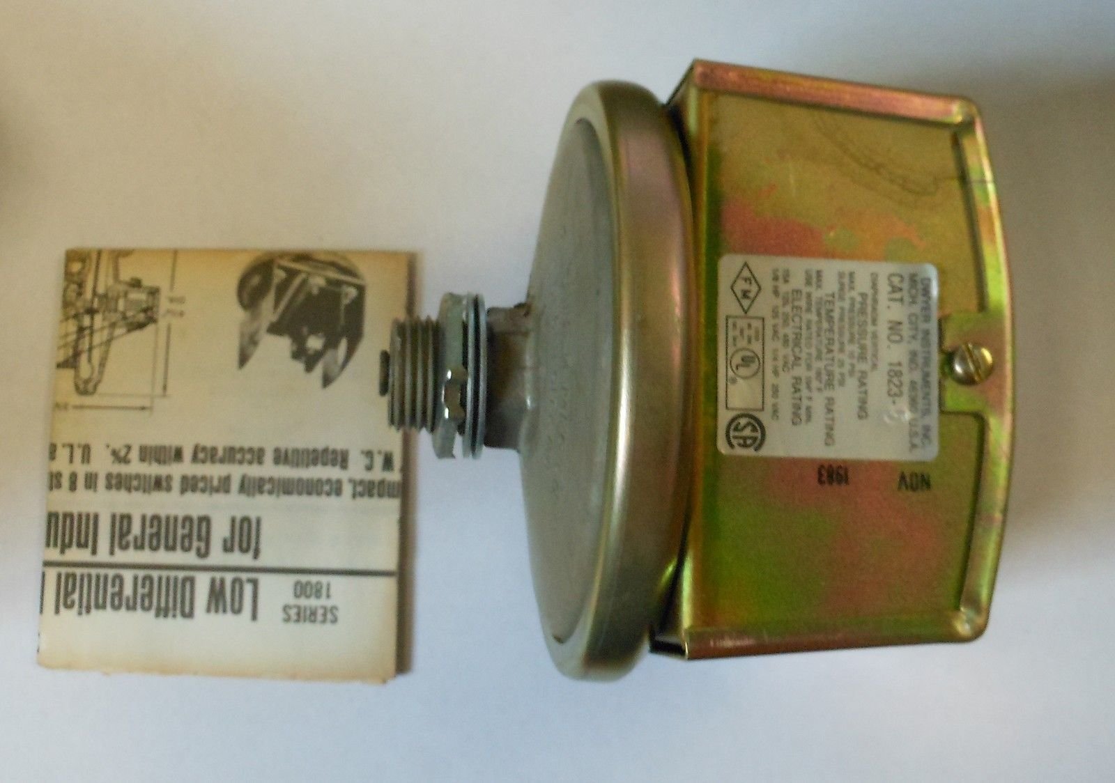 Dwyer® 1823-5 Low Differential Pressure Switch 1.5-5.0