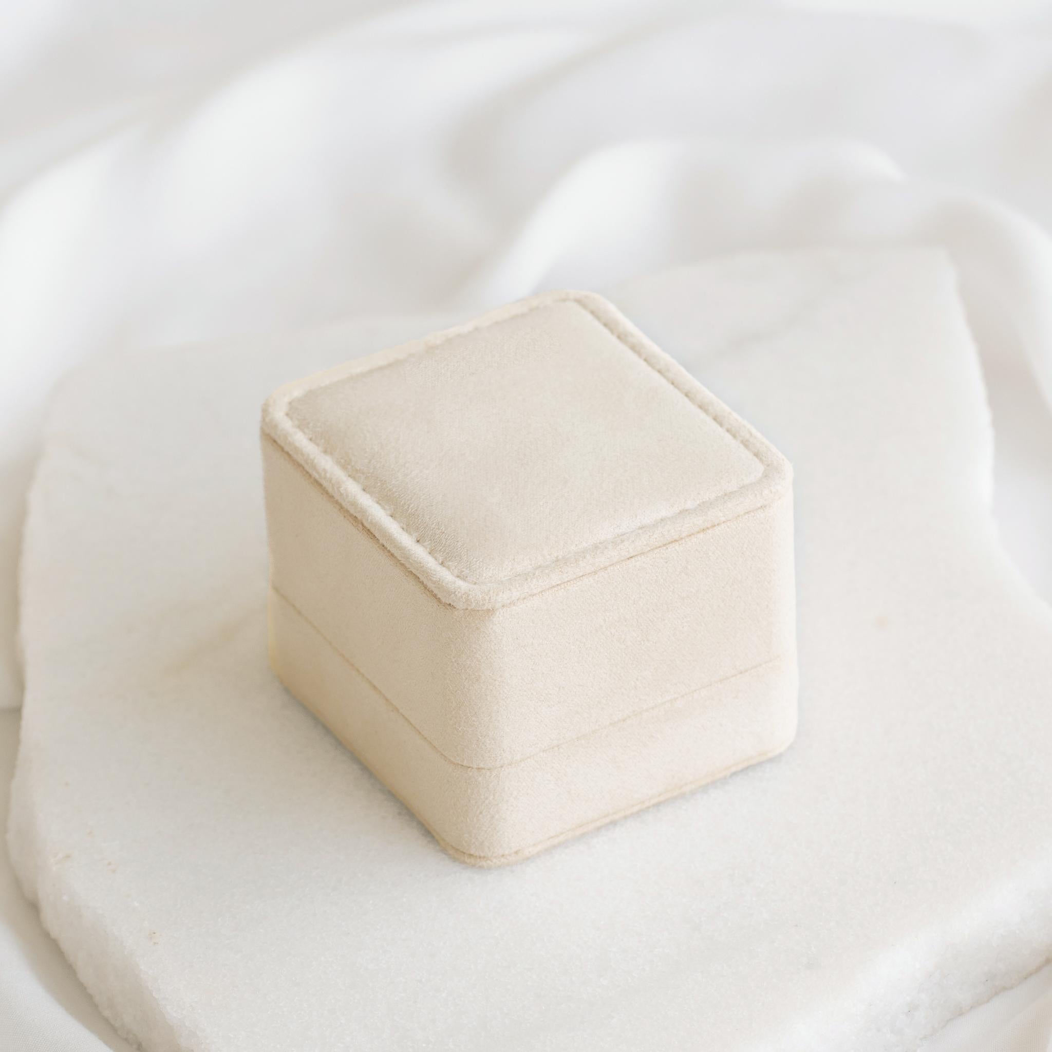 Luxury Velvet Jewelry Box for Earrings - Elegant Gift Box for Women, Perfect for Storage, Travel & Wedding Accessories