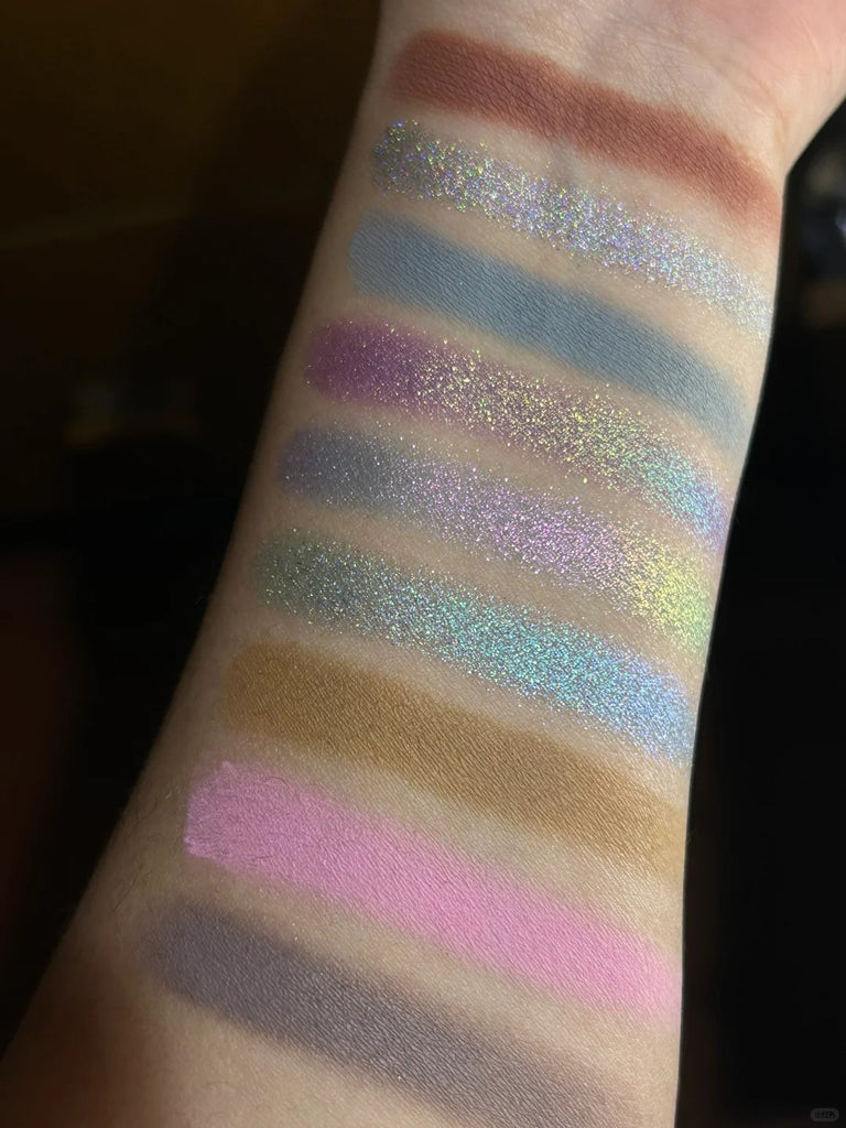 SheenEffect X NIKESANSAN Dream Love Chameleon Eyeshadow Palette - 18 Color Changing Makeup Palette with Mirror, Long Lasting & Highly Pigmented - Perfect for Party, Date Night & Special Occasions