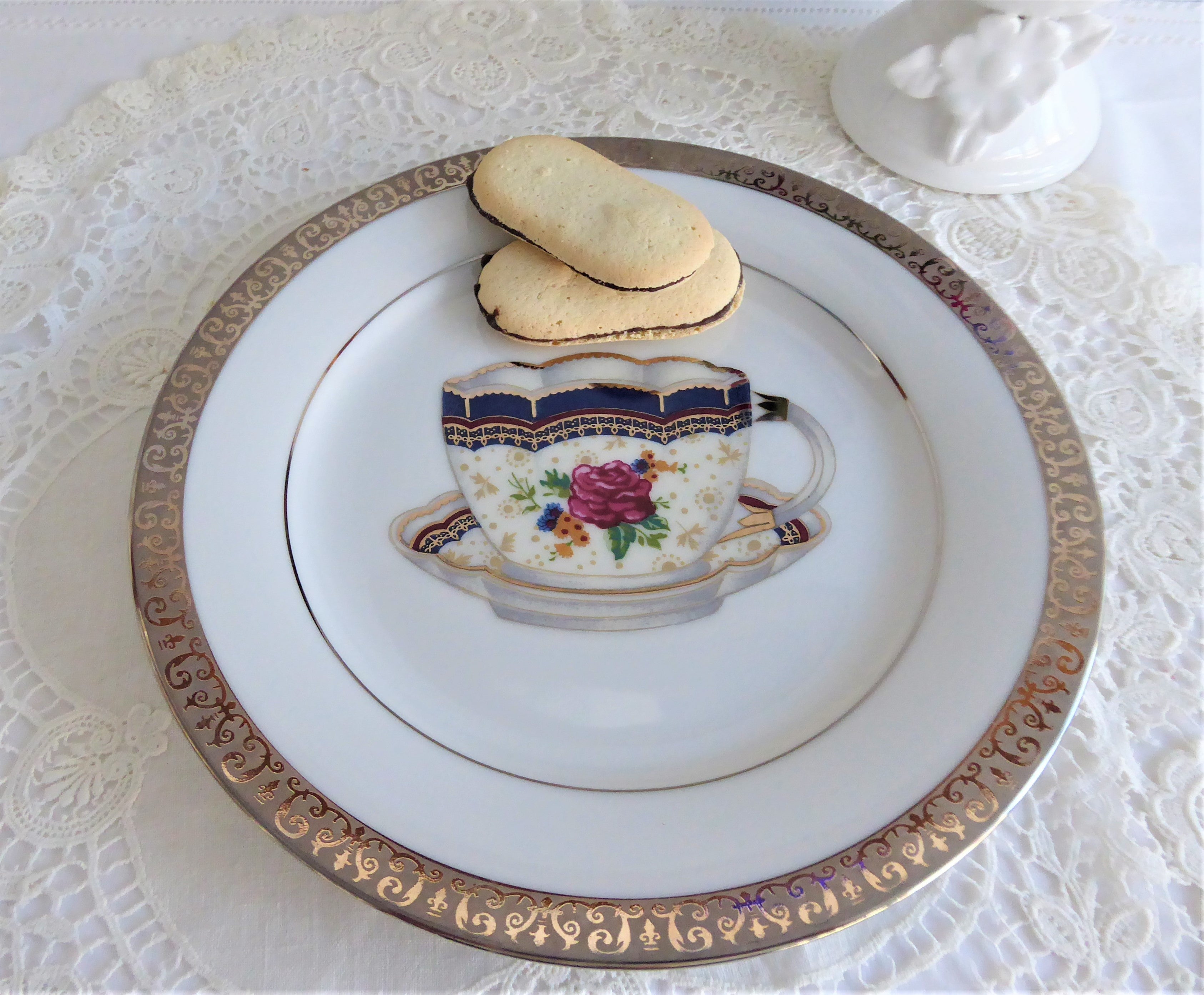 Elegant Platinum Embossed Teacup Salad Plate - Buffet Serving Dish with Decorative Border for Tea Parties, Afternoon Tea & Bridal Showers