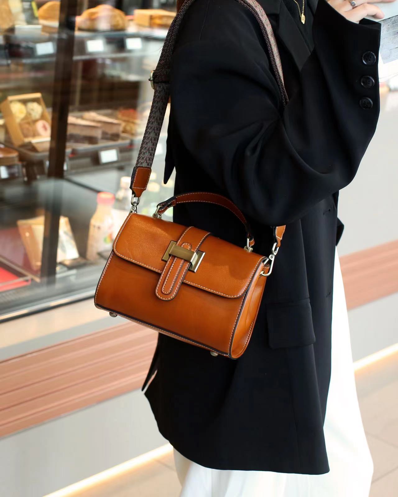 Stylish Genuine Leather Handbag for Women - Fashionable Crossbody Purse with Adjustable Strap, Perfect for Work, Travel & Everyday Use