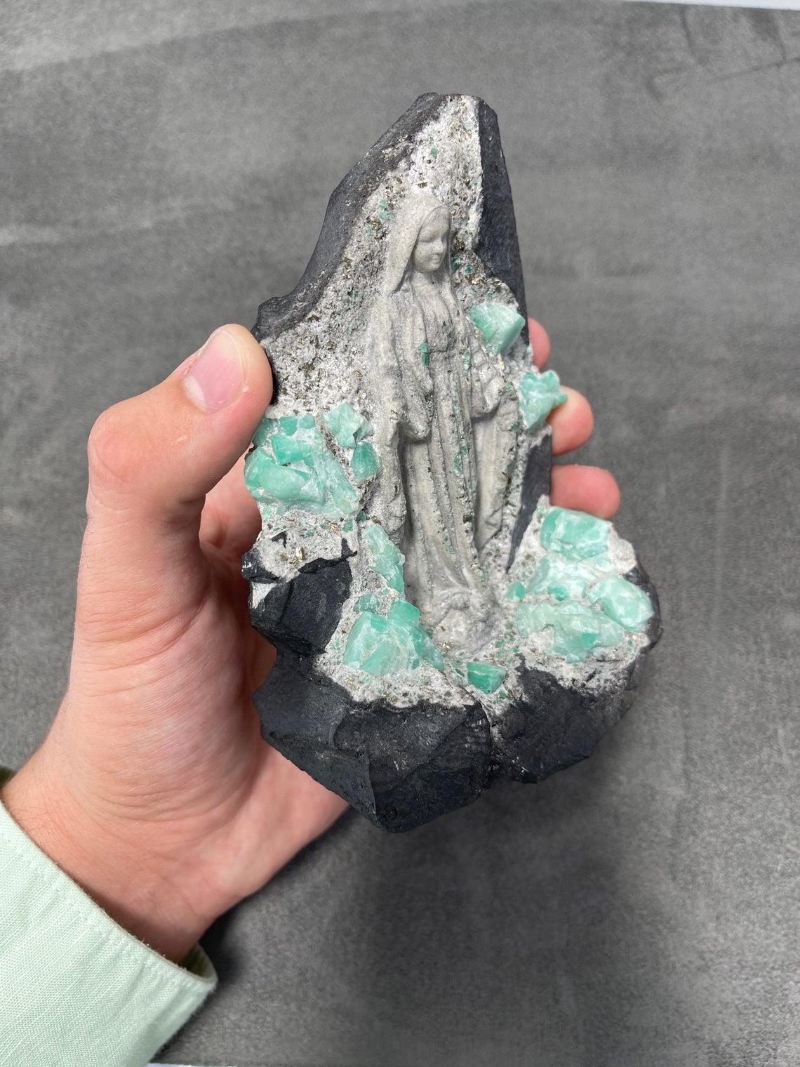 Colombian Emerald Virgin Mary Rough Crystal Sculpture - Handcrafted Religious Statue for Home Altar, Meditation & Spiritual Decor