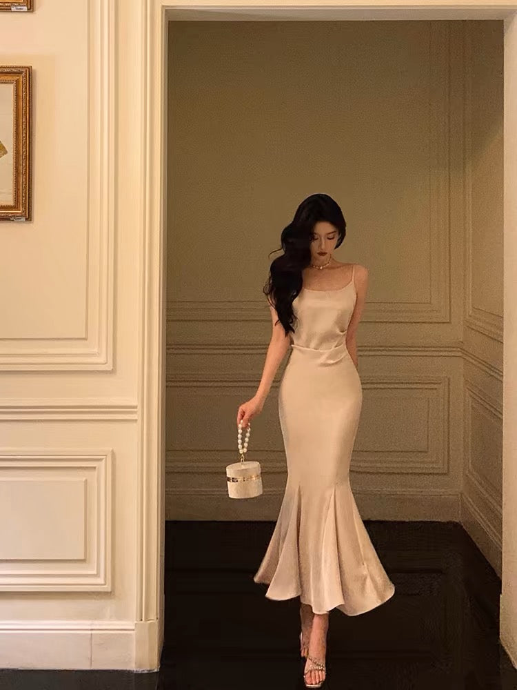 Elegant Ivory Satin Mermaid Prom Dress with Long Train - Formal Evening Gown for Homecoming, Quinceañera & Black Tie Events - Style J3271