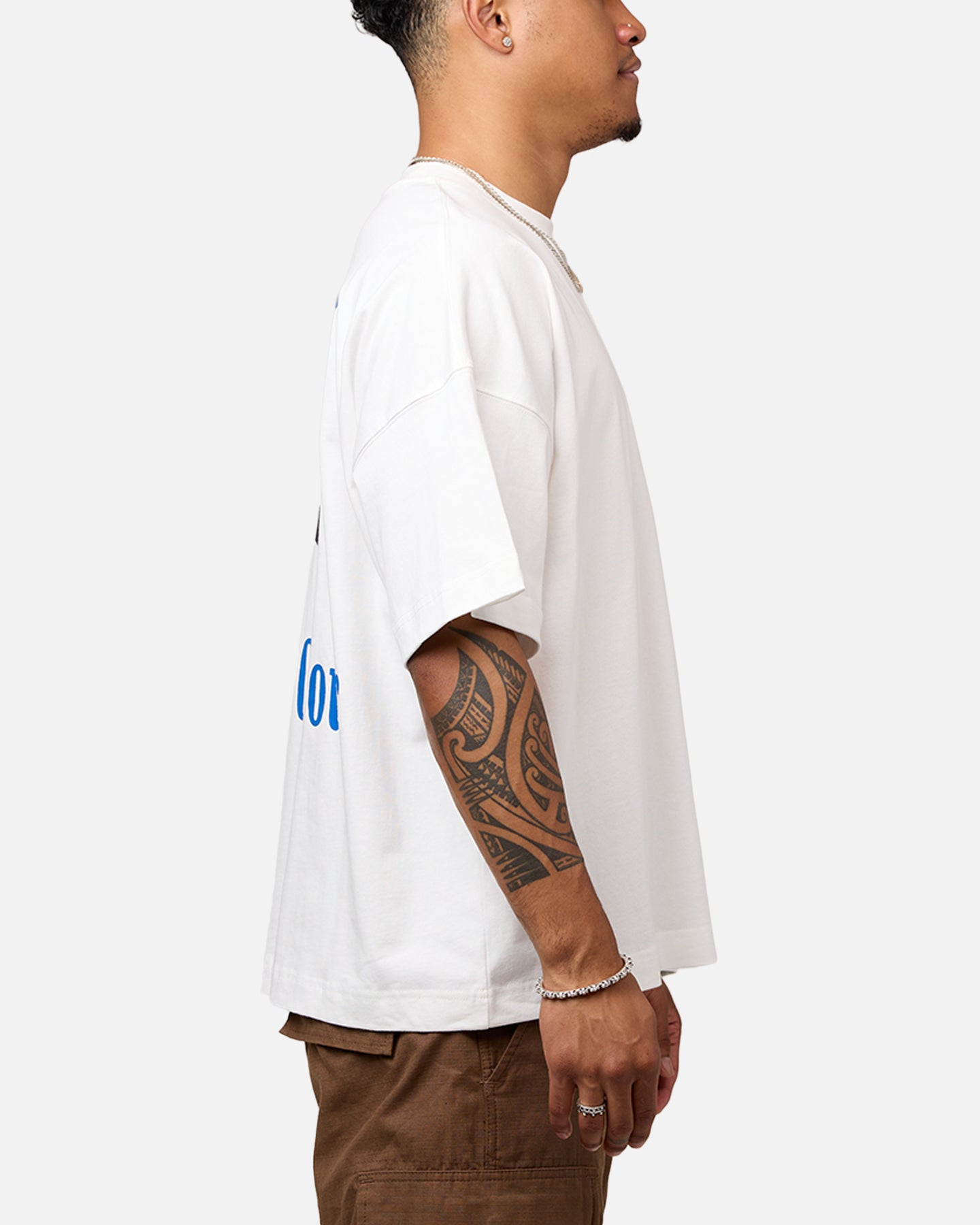 404 Established T-Shirt in Off White - Vintage Style Graphic Tee for Men & Women - Perfect for Casual Wear, Street Style, and Everyday Outfits