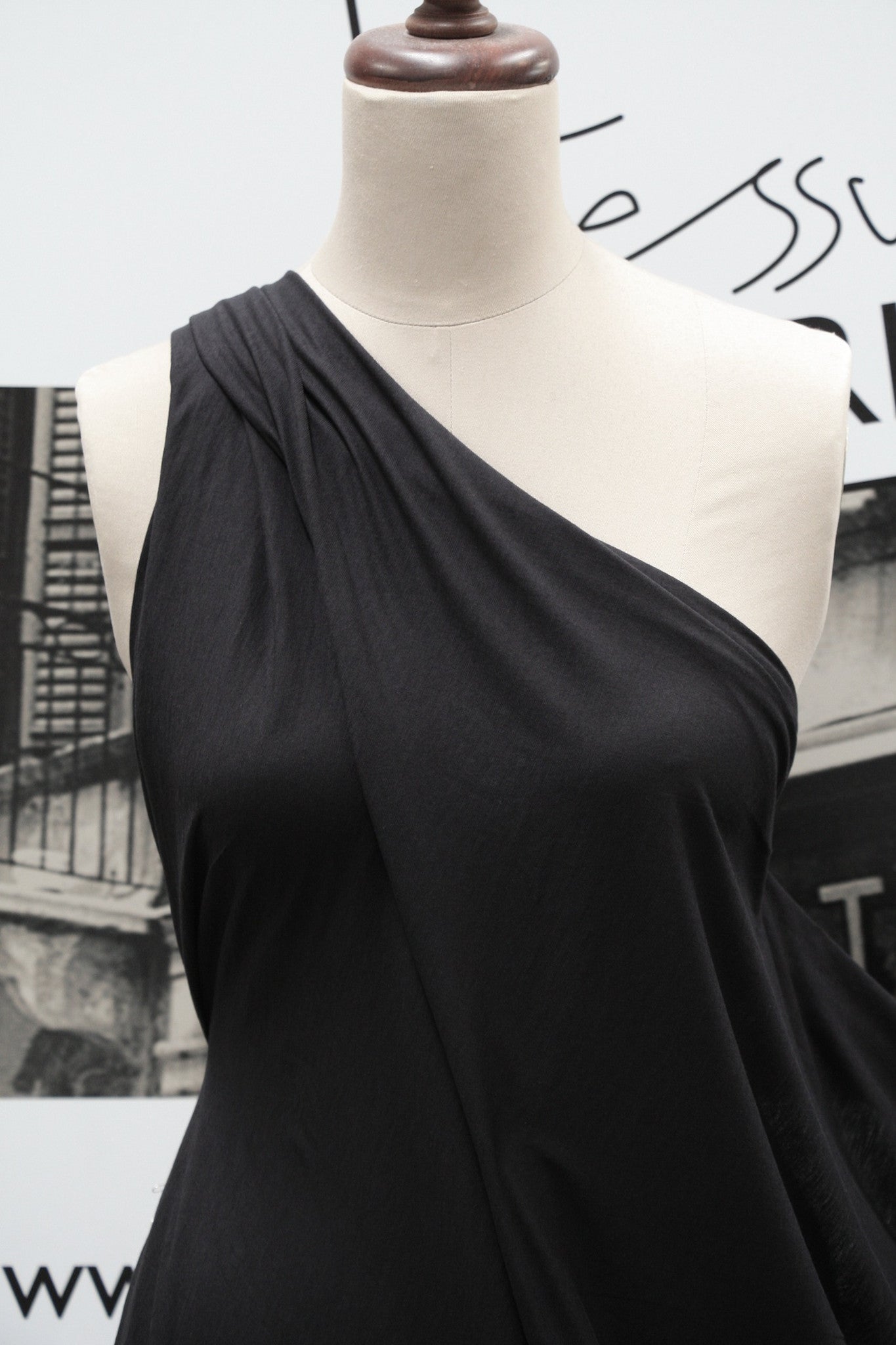 Premium Black Organic Jersey - Soft & Breathable Cotton T-Shirt for Men & Women - Perfect for Casual Wear, Gym & Outdoor Activities