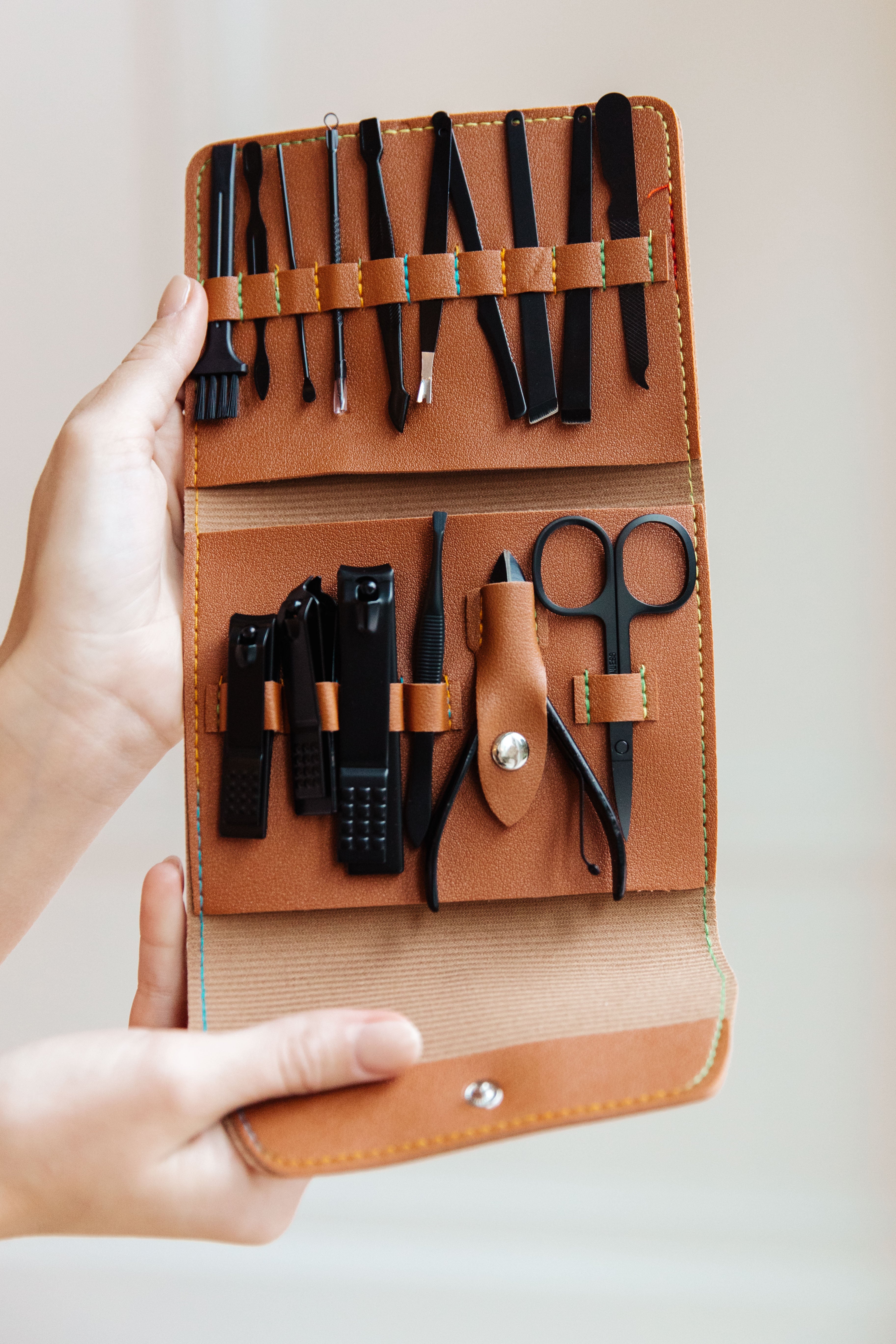 Professional Manicure Pedicure Kit - Brown Leather Case for Salon & Home Nail Care - Perfect for DIY Nails, Gifts & Travel Essentials