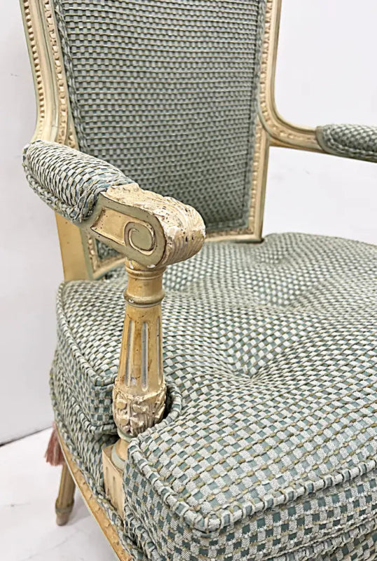 Hand Carved Natural Wood Neoclassical Style Armchair - Elegant Living Room Furniture for Home Decor & Lounge Seating