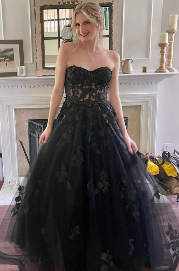 Elegant Black Tulle Strapless Long Prom Dress with Lace Detail - Formal Evening Gown for Homecoming, Quinceañera & Special Occasions - Style J4275