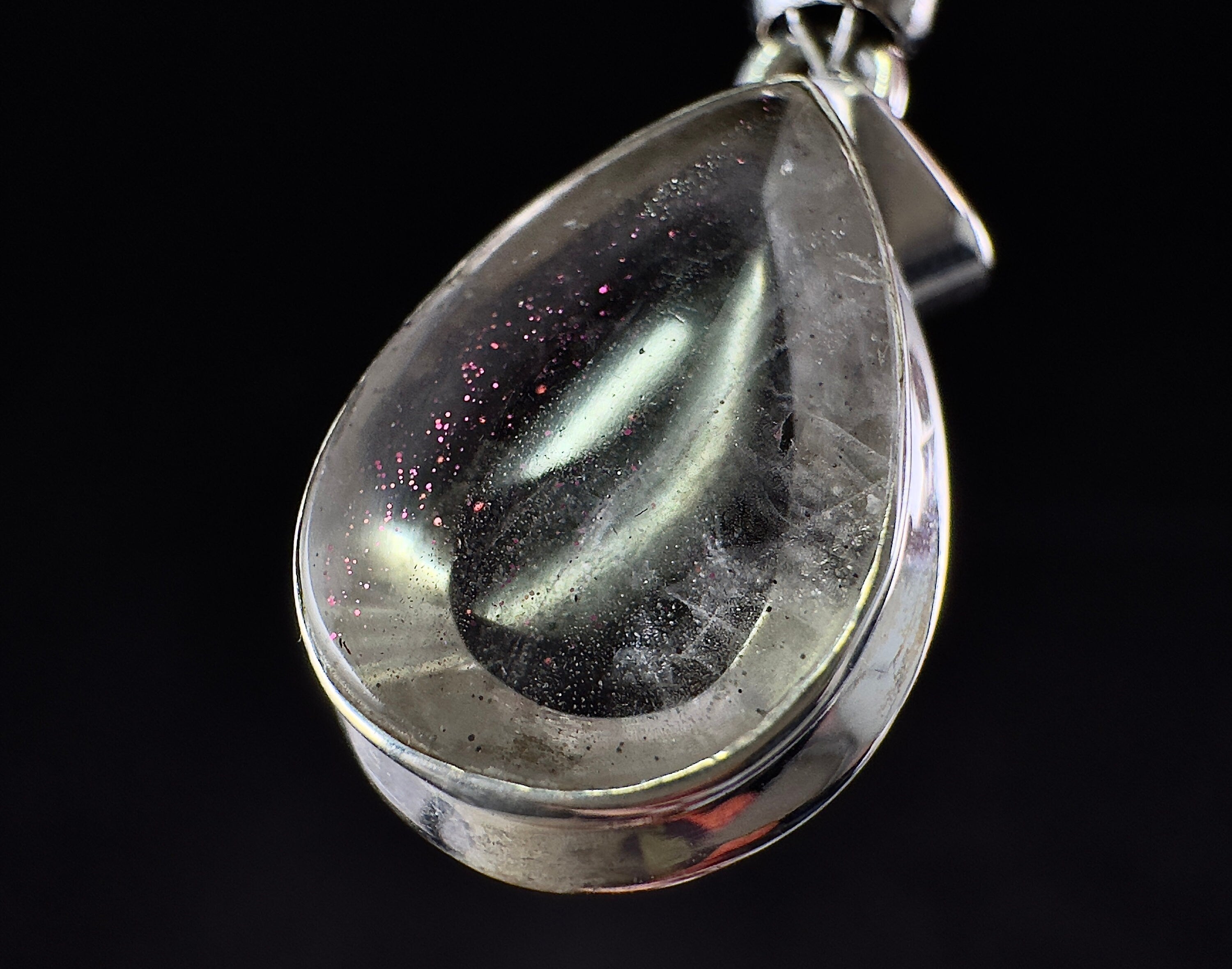 COVELLITE Pink Fire Quartz Crystal Pendant Necklace - Natural Healing Stone Jewelry for Women, Spiritual Energy & Chakra Balancing - Perfect for Meditation, Yoga & Gift Giving