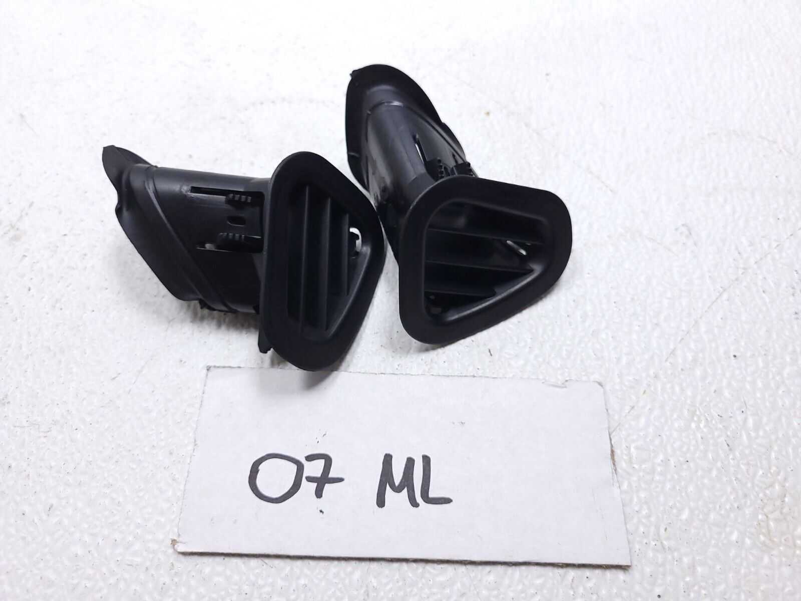 2006-2011 Mercedes ML500 OEM Left & Right Dash Defroster Air Vent Pair - Perfect for Winter Defrosting & Cabin Comfort