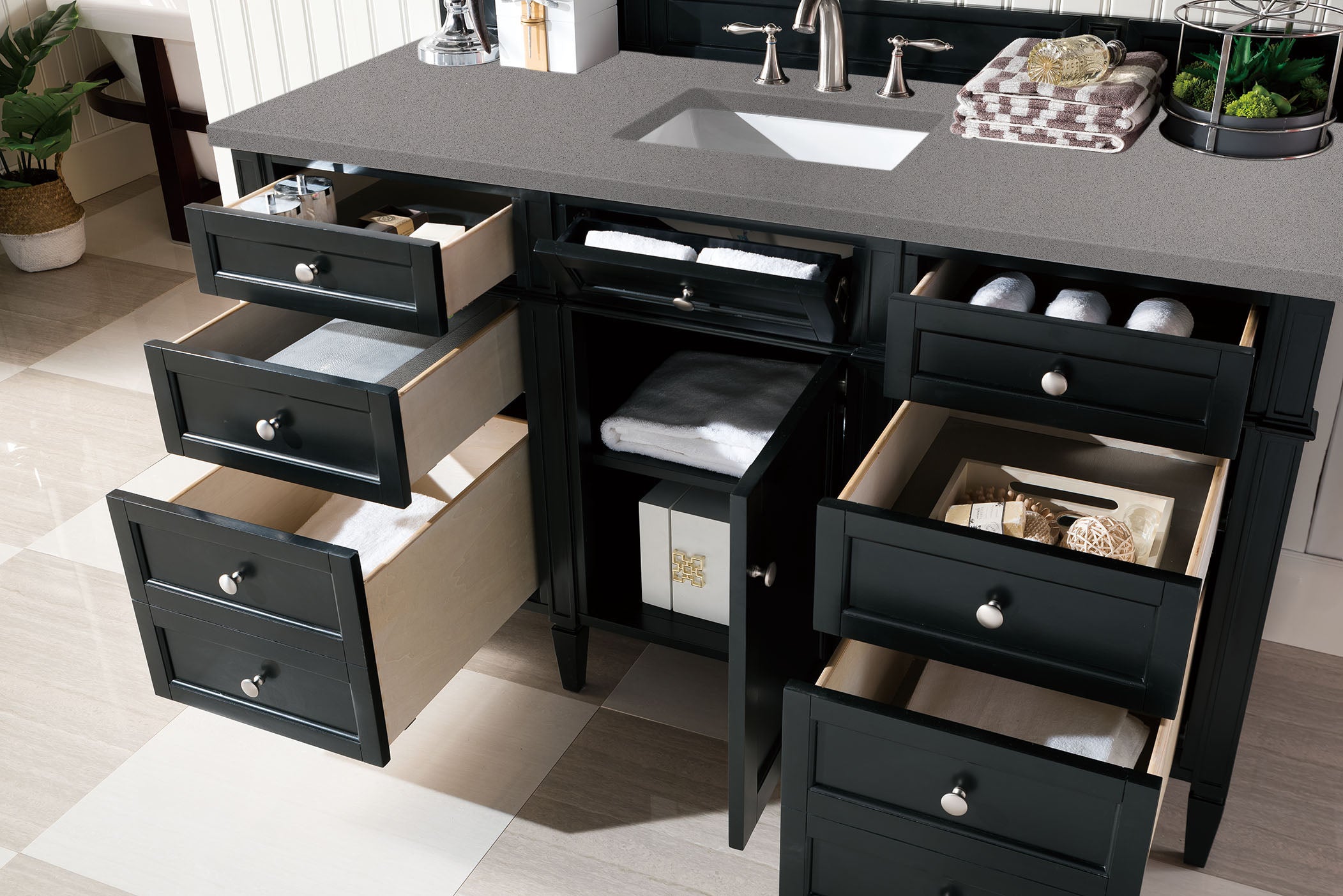 Brittany 60 Inch Single Bathroom Vanity in Black Onyx with 3CM Gray Expo Quartz Countertop - Perfect for Modern Master Bathrooms & Powder Rooms