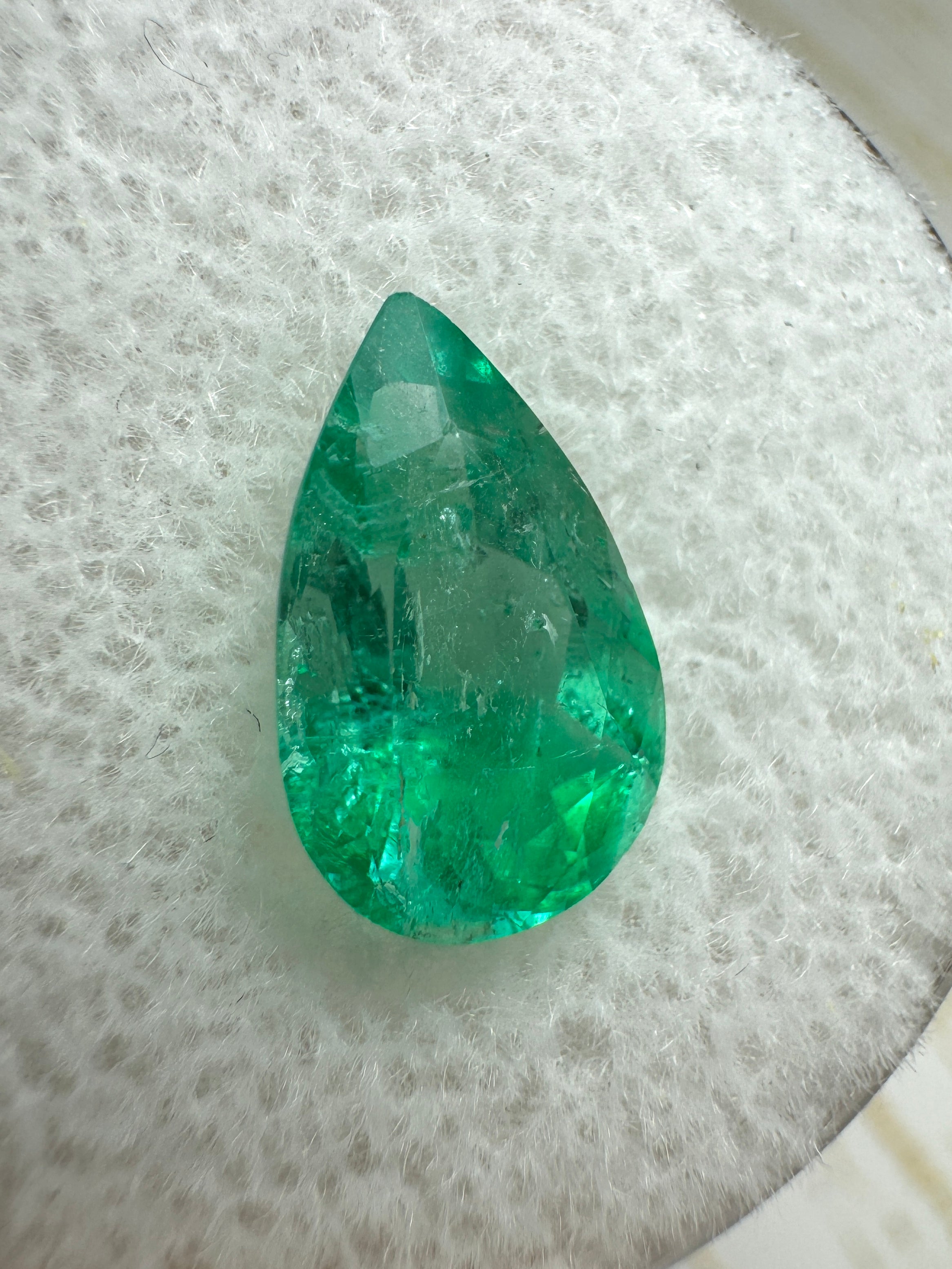 2.10 Carat Bi-Color Green Natural Loose Colombian Emerald Pear Cut Gemstone for Jewelry Making, Engagement Rings & Luxury Gifts