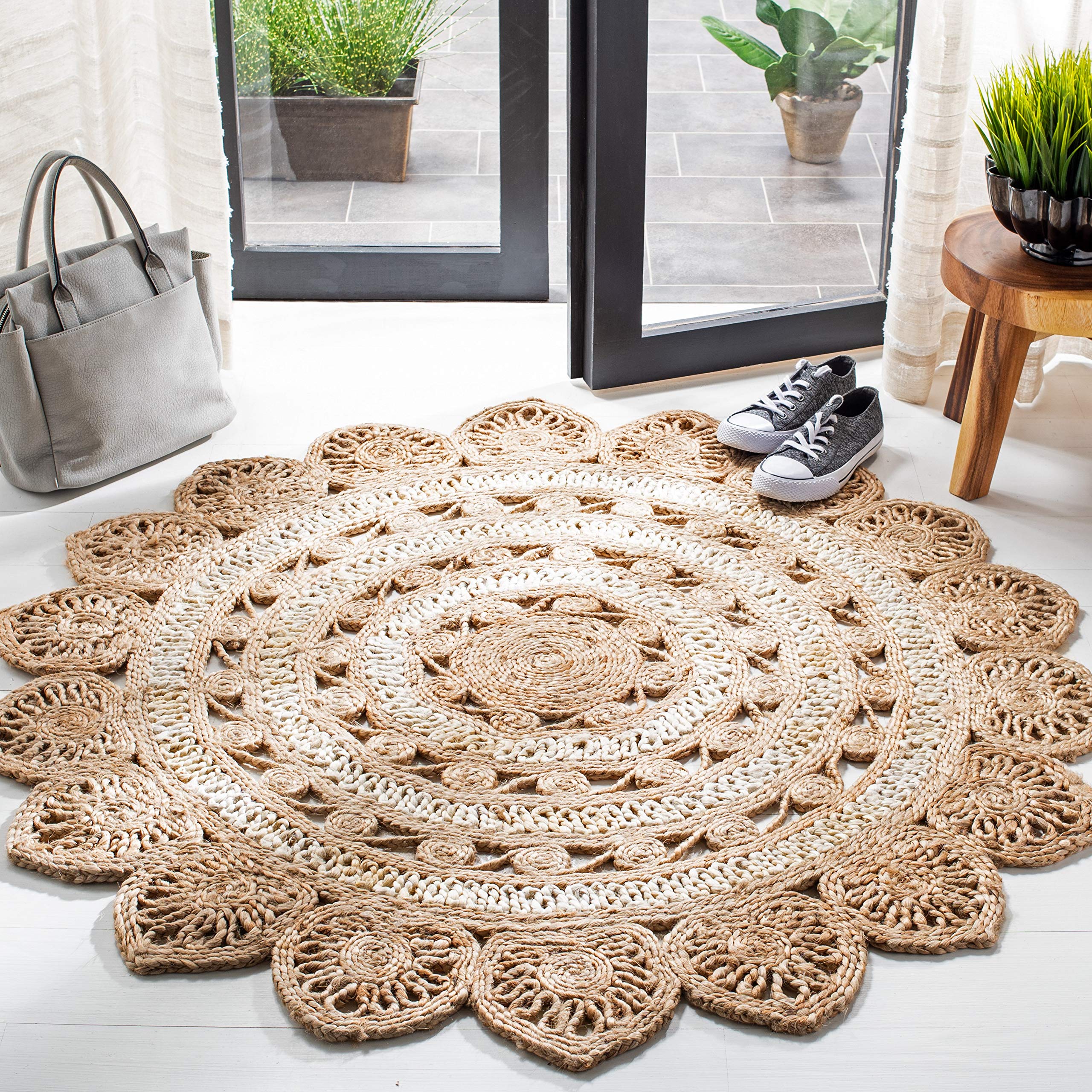 SAFAVIEH Handmade Boho Jute Round Area Rug - 5' Ivory & Natural Farmhouse Rug, Natural Fiber Collection for Living Room & Bedroom, Durable for High Traffic Areas | Perfect for Boho Decor, Cozy Home & Farmhouse Style (NF160B)