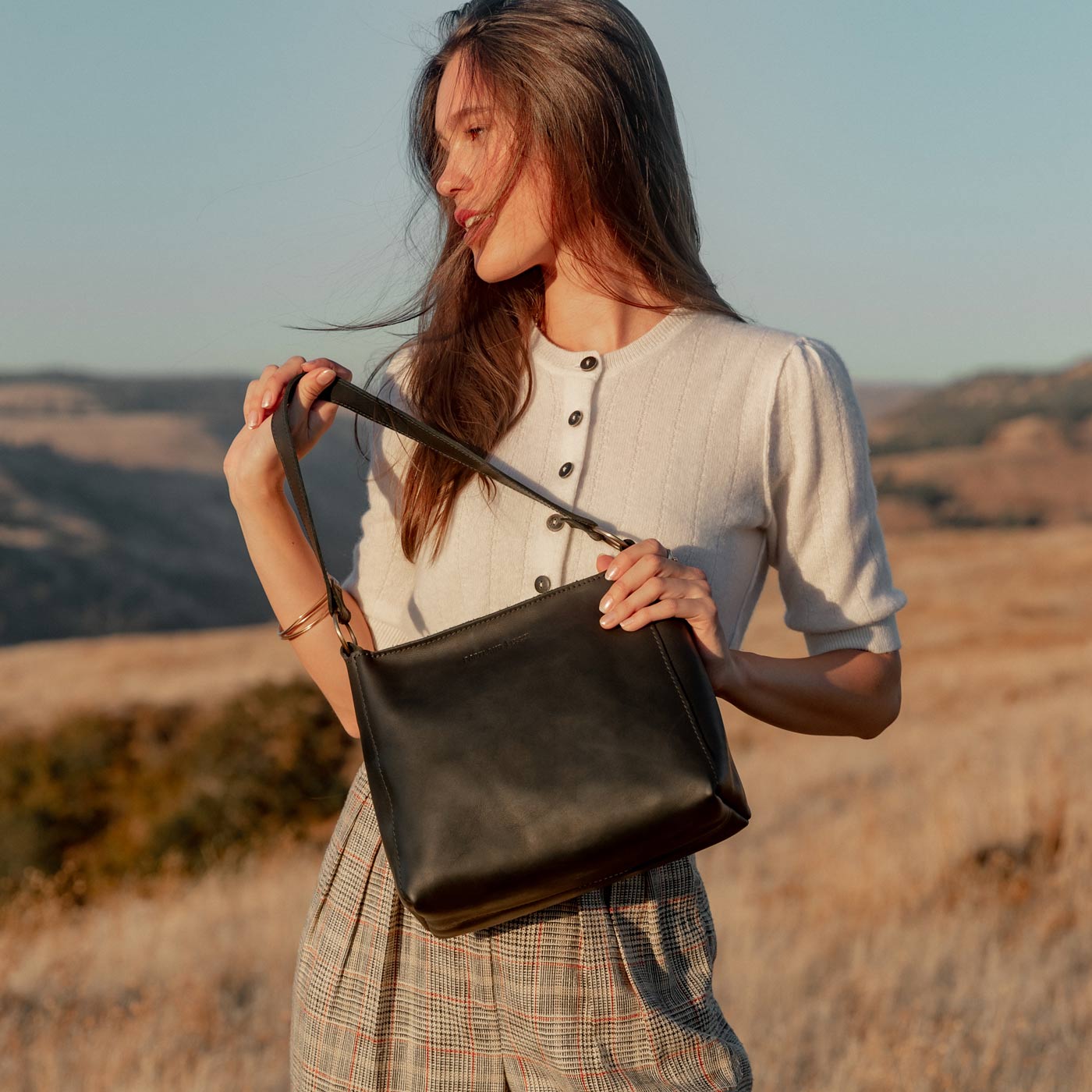 Stylish Triangle Shoulder Bag for Women - Trendy Crossbody Purse with Adjustable Strap - Perfect for Travel, Shopping & Everyday Use