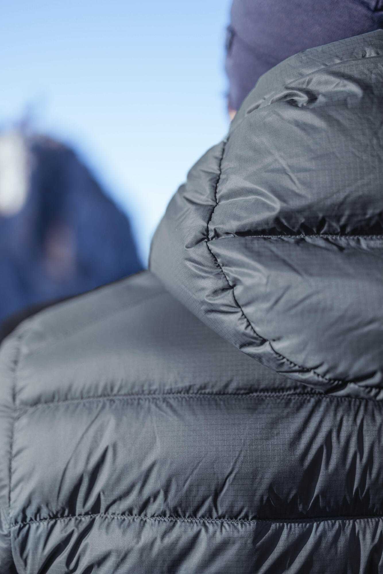 Forclaz MT500 Men's Hooded Padded Jacket for Mountain & Backpacking - Warm & Lightweight Down Coat for Hiking, Camping in Cold Weather (14°F)