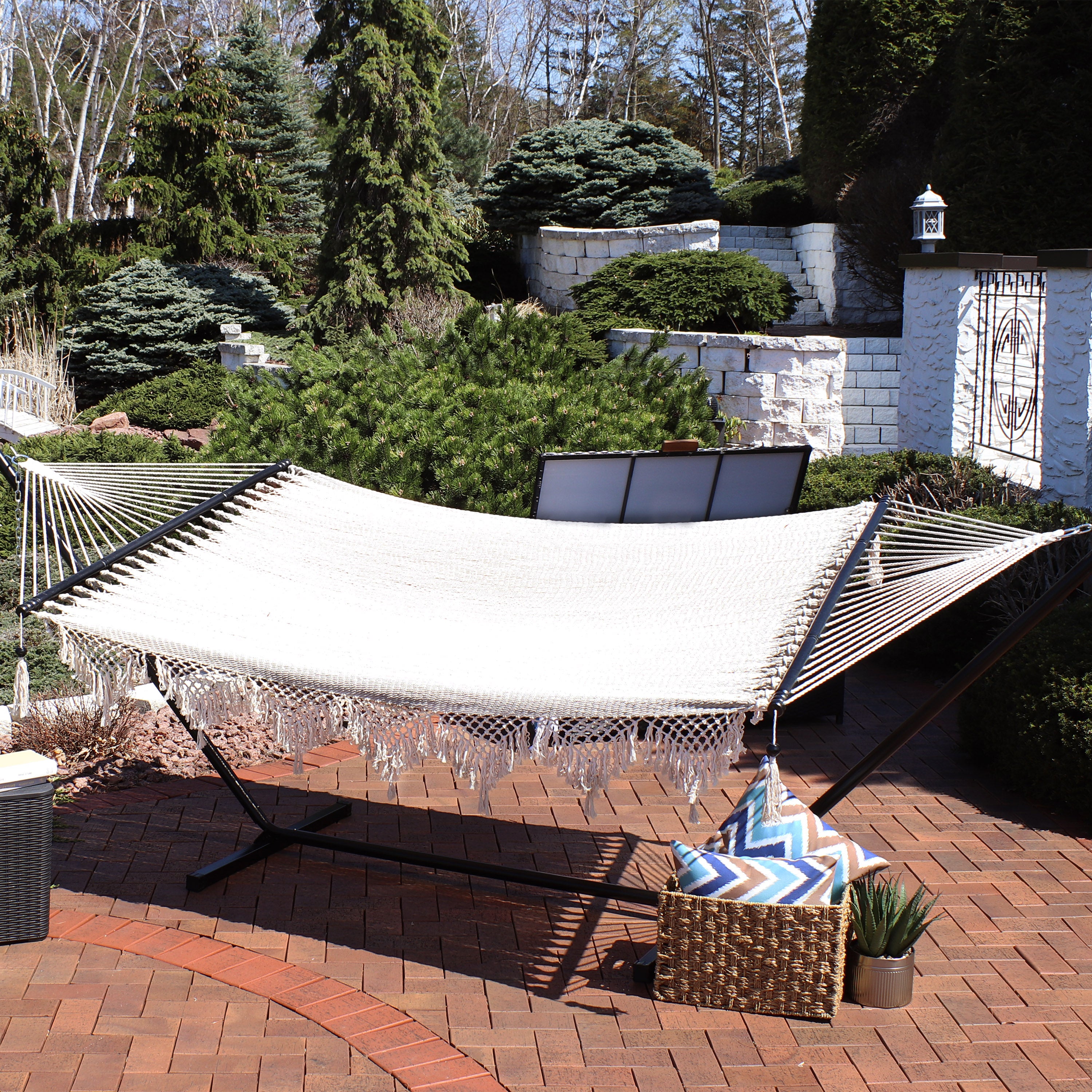 Sunnydaze Woven Double Hammock with Spreader Bars - Durable Outdoor Hammock for Backyard, Camping & Beach Relaxation