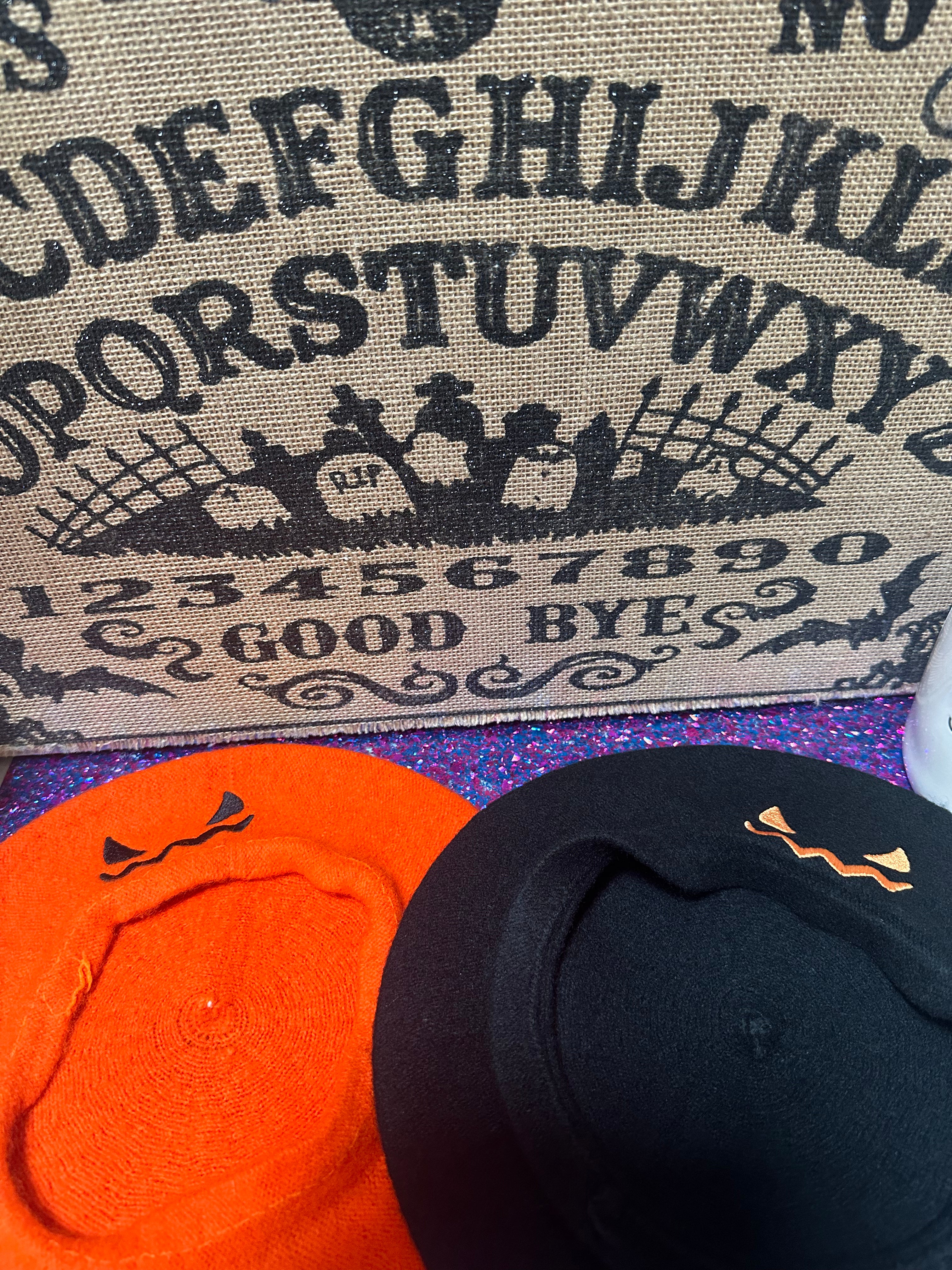 Halloween Berets for Women & Men - Stylish Witch & Vampire Costume Accessories - Perfect for Halloween Parties, Cosplay & Themed Events