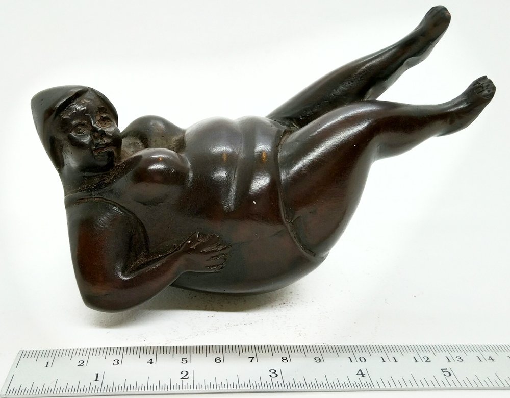 Elegant Yoga Pose Resin Figurine - Desk Decor for Women, Home & Office, Meditation & Fitness Inspiration