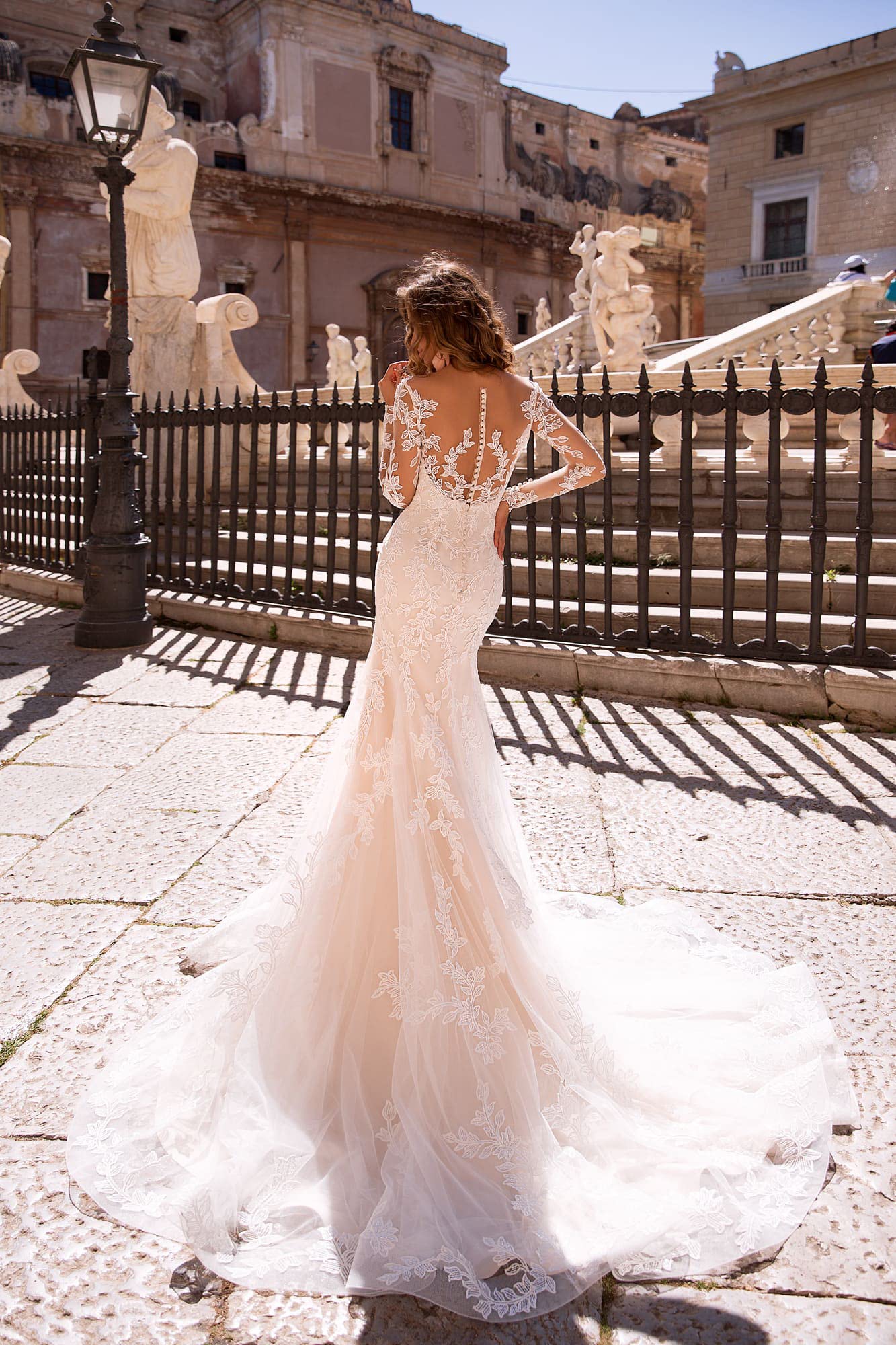 Clothfun Women's Lace Mermaid Beach Wedding Dress 2024 - Long Sleeve Bridal Gown for Bride | Perfect for Beach Weddings, Destination Elopements & Romantic Photoshoots