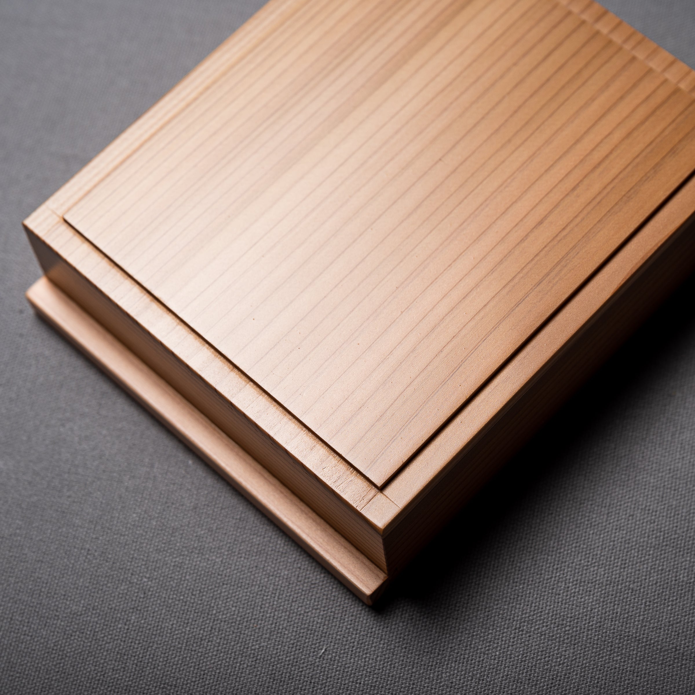 Premium Japanese Cedar Soba Noodle Bowl - Handcrafted Rectangle Serving Dish for Cold Noodles (2 Sizes) | Authentic Zaru Soba Tray for Traditional Japanese Cuisine & Home Dining Experience