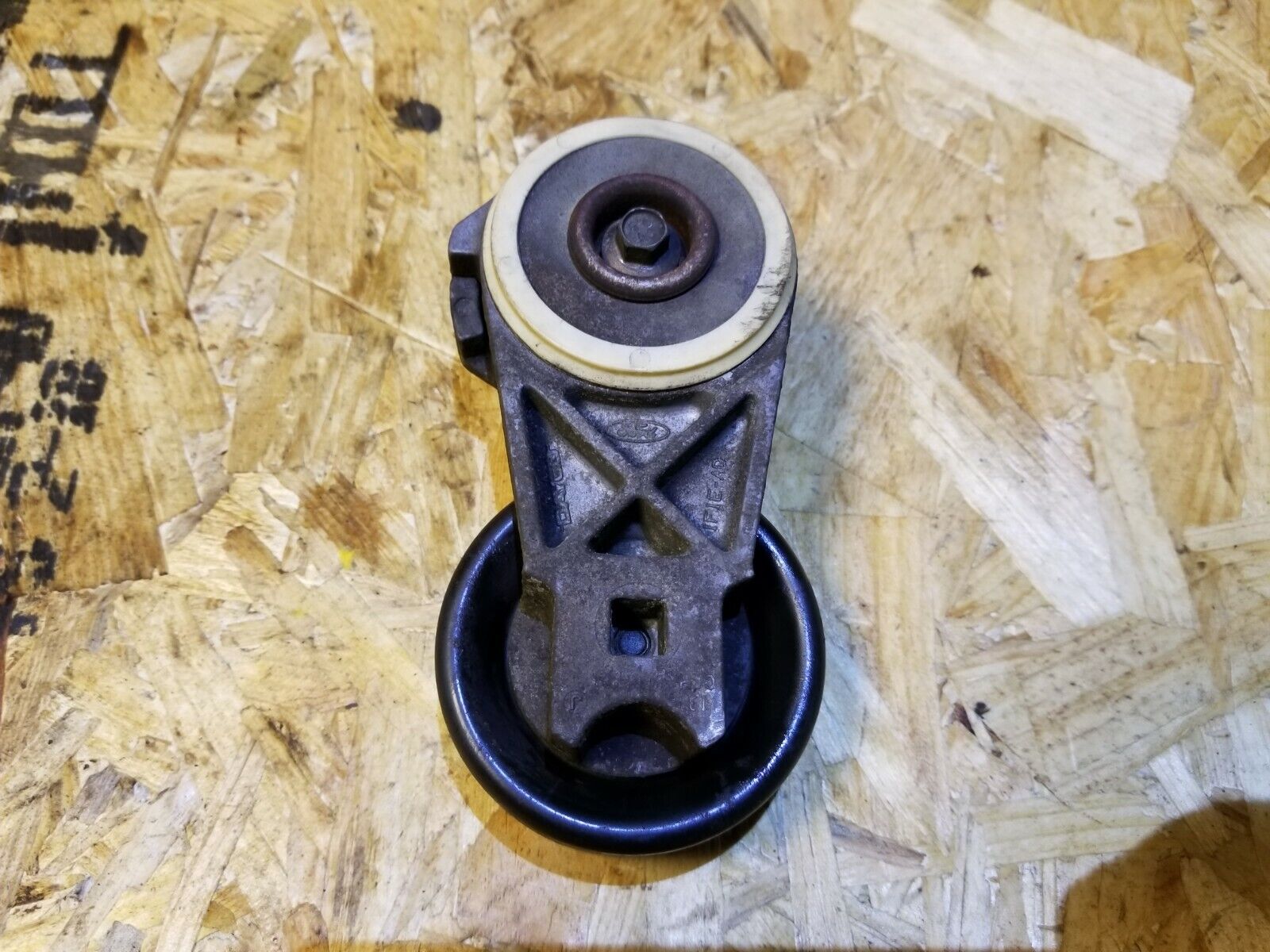 2002-2007 Ford Escape 3.0L V6 Serpentine Belt Tensioner Replacement - OEM Quality Part for Smooth Engine Performance - Perfect for Daily Commuting & Road Trips