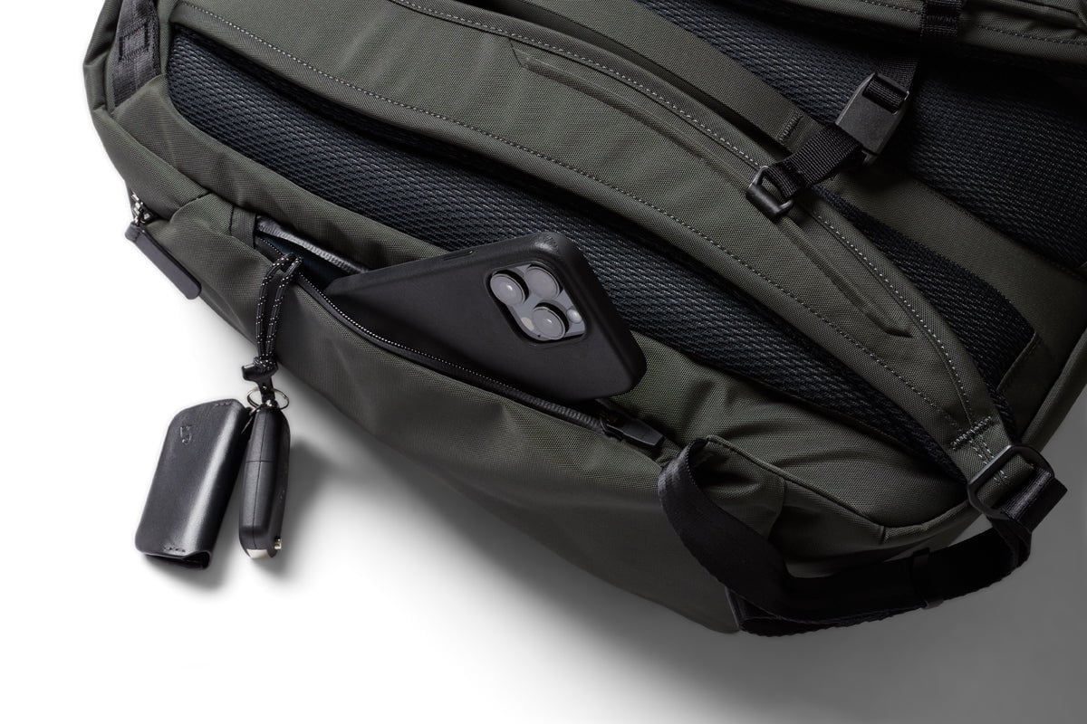 Bellroy Transit Workpack Pro 22L - Premium Water-Resistant Laptop Backpack for Work & Travel | Durable Business Commuter Bag with USB Charging Port | Perfect for Office, Business Trips & Daily Use