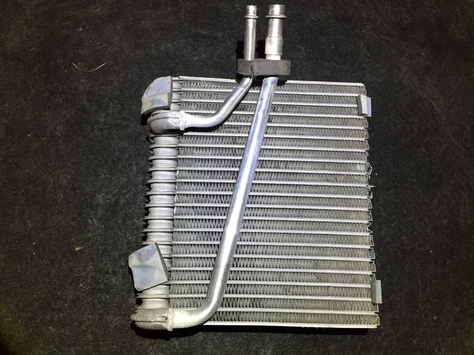2003-2006 Porsche Cayenne Front AC Evaporator Replacement - OEM Quality Auto Air Conditioning Part for Summer Cooling & Road Trips
