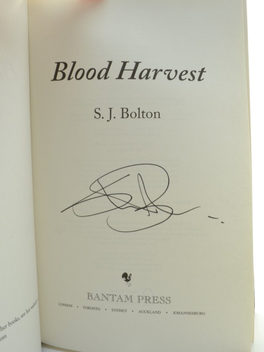 Bolton, S.J. - Blood Harvest: A Gripping Horror Novel | Perfect for Halloween Reading & Thriller Fans