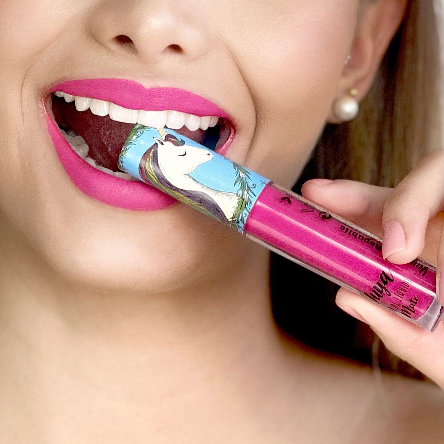 Set Me Quiero with 2 Lipsticks - Long Lasting Matte Lipstick Set for Women, Perfect for Date Night & Special Occasions