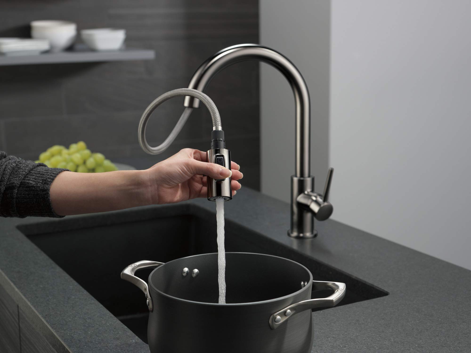 Delta Trinsic Black Stainless Steel Kitchen Faucet with Magnetic Docking Pull-Down Sprayer - Modern High-Arc Design for Easy Washing & Food Prep (Model 9159-KSLS-DST) - Perfect for Large Pots, Deep Sinks & Busy Home Chefs