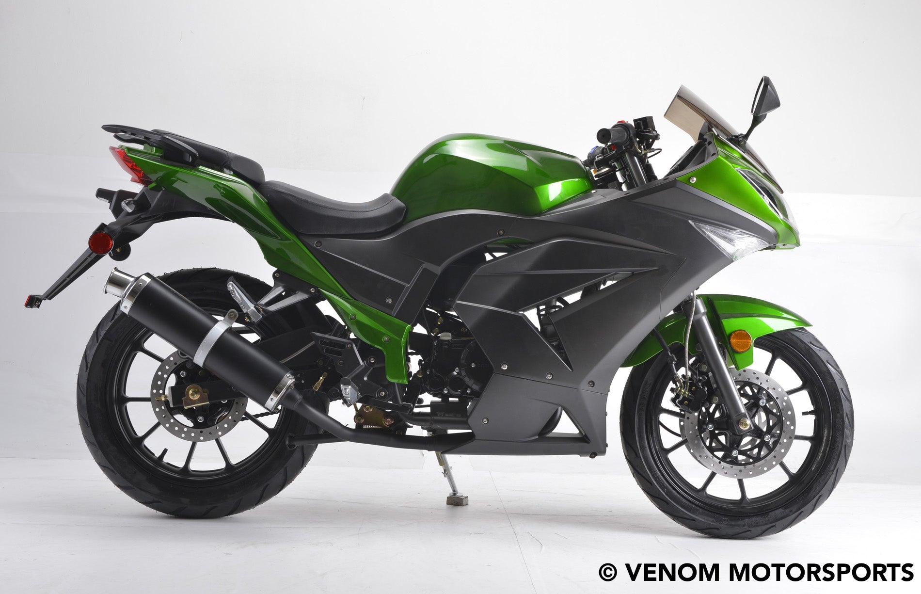 Venom x22GT 125cc Ninja Style Motorcycle - 4 Speed Manual Transmission for Adults | Perfect for Street Riding, Commuting & Off-Road Adventures