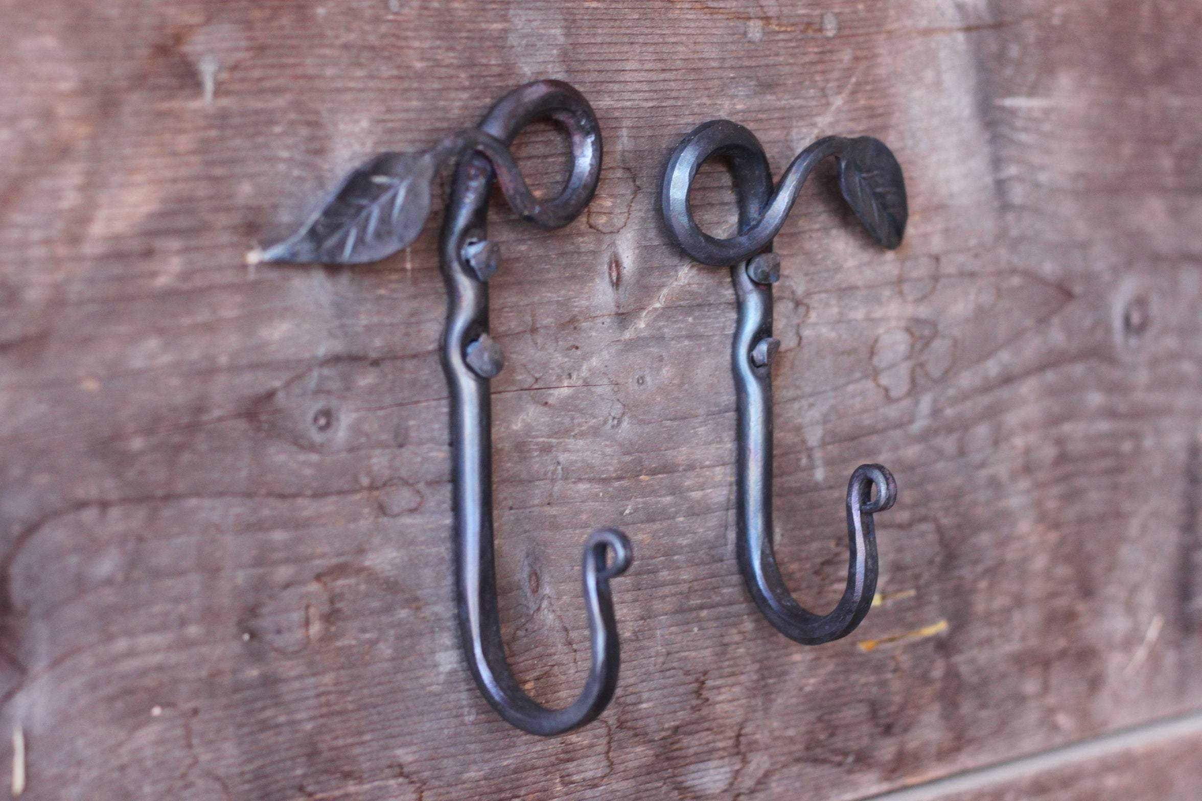 Hand Forged Leaf Hook - Rustic Wall Decor for Hanging Plants, Keys, and Coats - Perfect for Farmhouse, Garden, and Entryway Organization