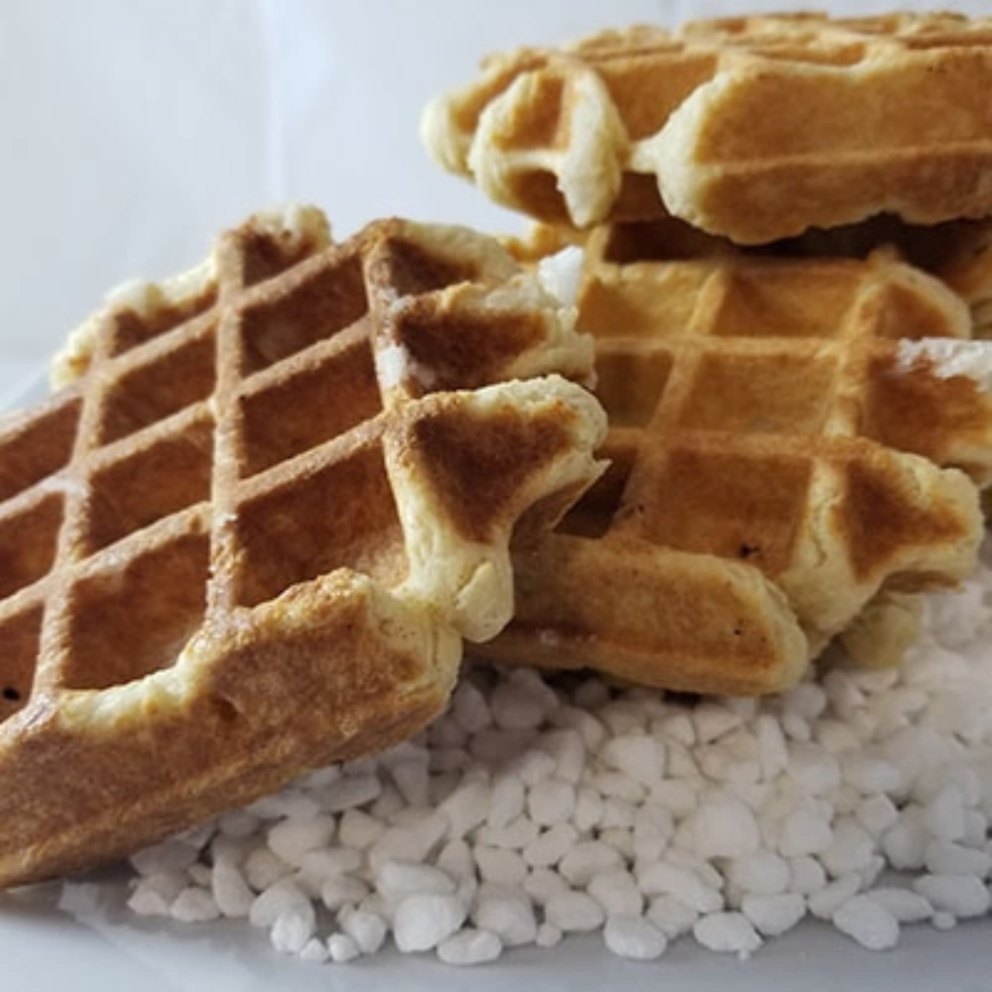 Premium Single Cast Iron Waffle Maker with Liege Pattern Plate - NSF Certified Stainless Steel Commercial Waffle Iron (208V/240V) - Perfect for Restaurants, Cafes, and Breakfast Catering Services