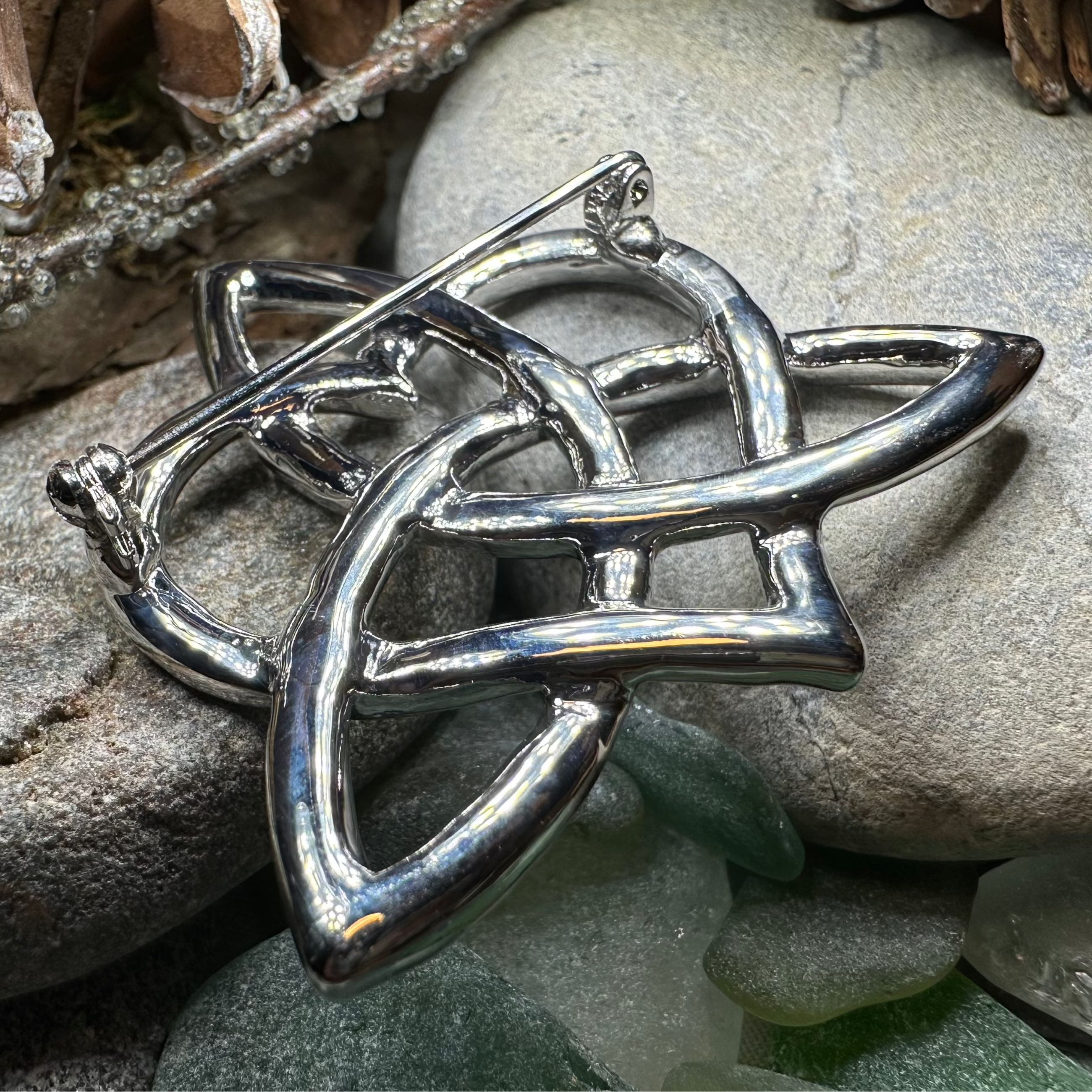 Celtic Love Knot Brooch - Sterling Silver Irish Claddagh Pin for Women - Perfect for Weddings, Anniversaries & Celtic Heritage Gifts