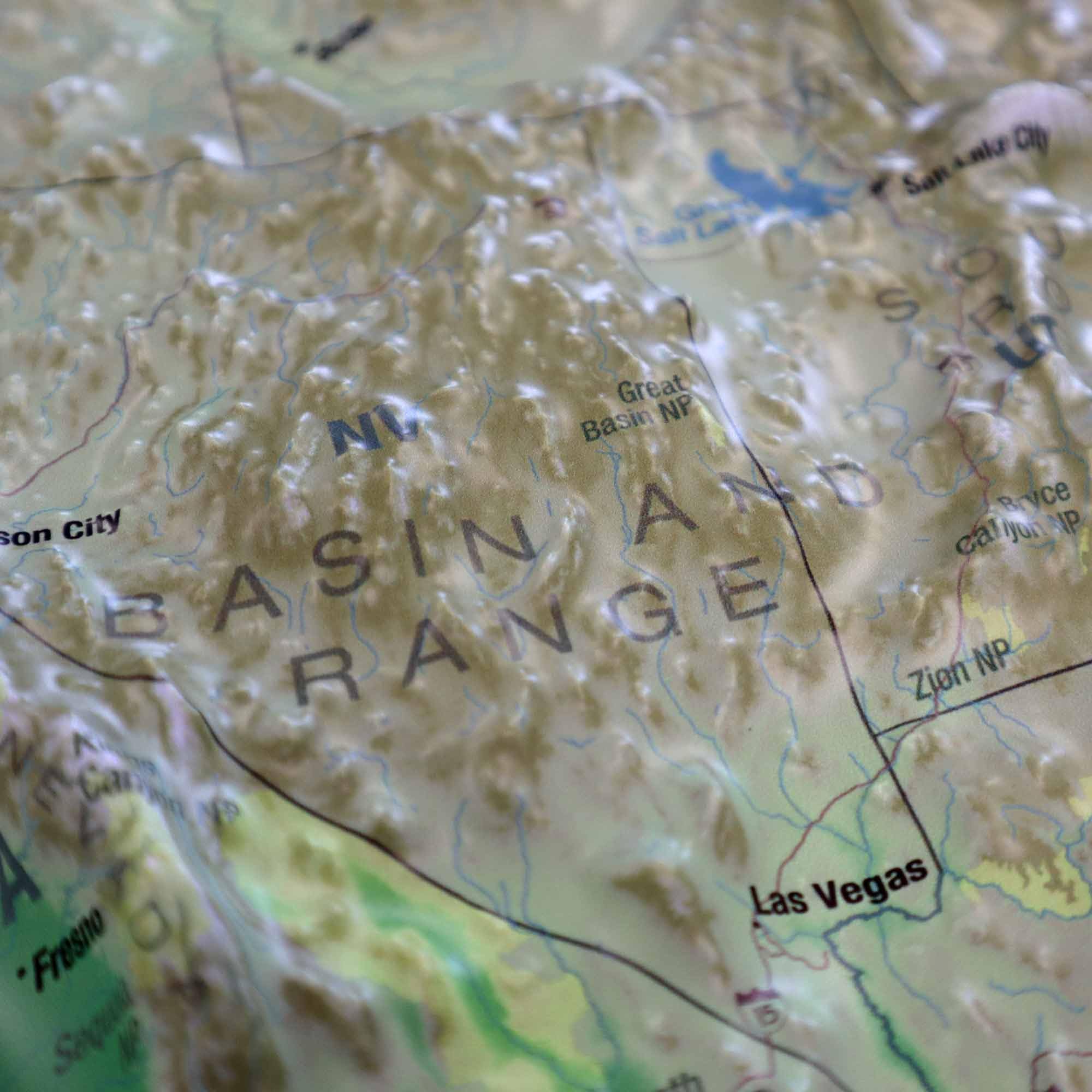 Hubbard Scientific USA Classic Raised Relief 3D Physical Map - 36