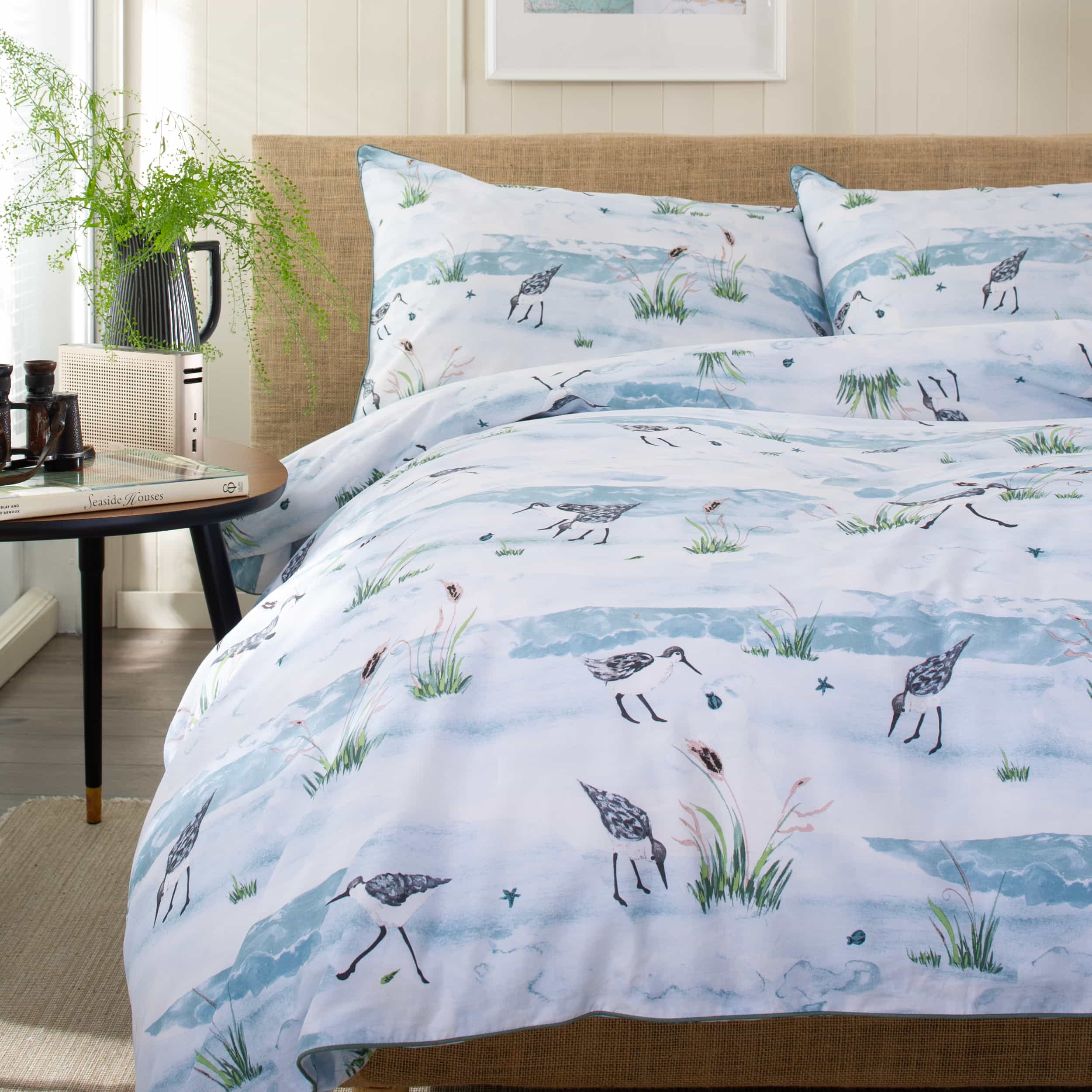 Premium Lobster Creek Waders Duvet Cover Set - Soft Breathable Bedding for Outdoor Enthusiasts & Nature Lovers - Perfect for Cabin, Camping, or Coastal Home Decor