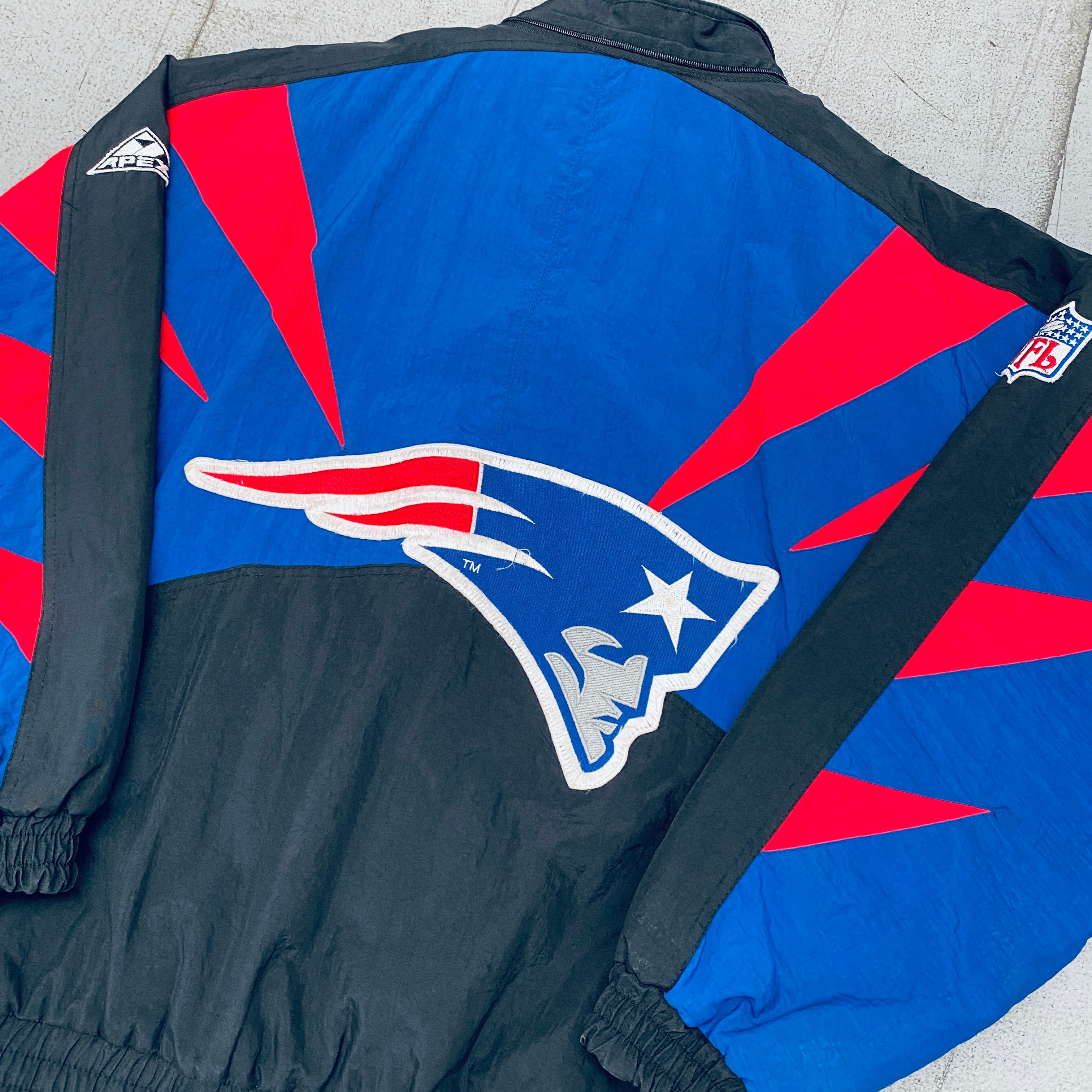New England Patriots 1990s Apex One Sharktooth Full Zip Proline Jacket - Men's Medium - Vintage NFL Football Fan Gear for Game Day & Collectors