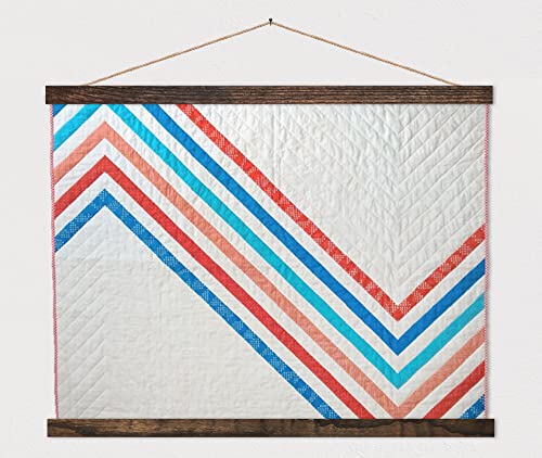 Premium Whitewashed Wooden Quilt Hanger - 61 to 72 Inches Adjustable Length with Top & Bottom Rails - Perfect for Displaying Quilts, Blankets, and Tapestries in Bedrooms, Living Rooms, or Craft Shows