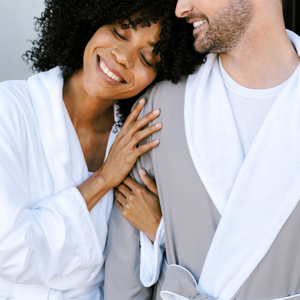 Soft & Cozy White Plush Bathrobe for Women & Men - Luxurious Spa Robe for Home, Hotel & Relaxation