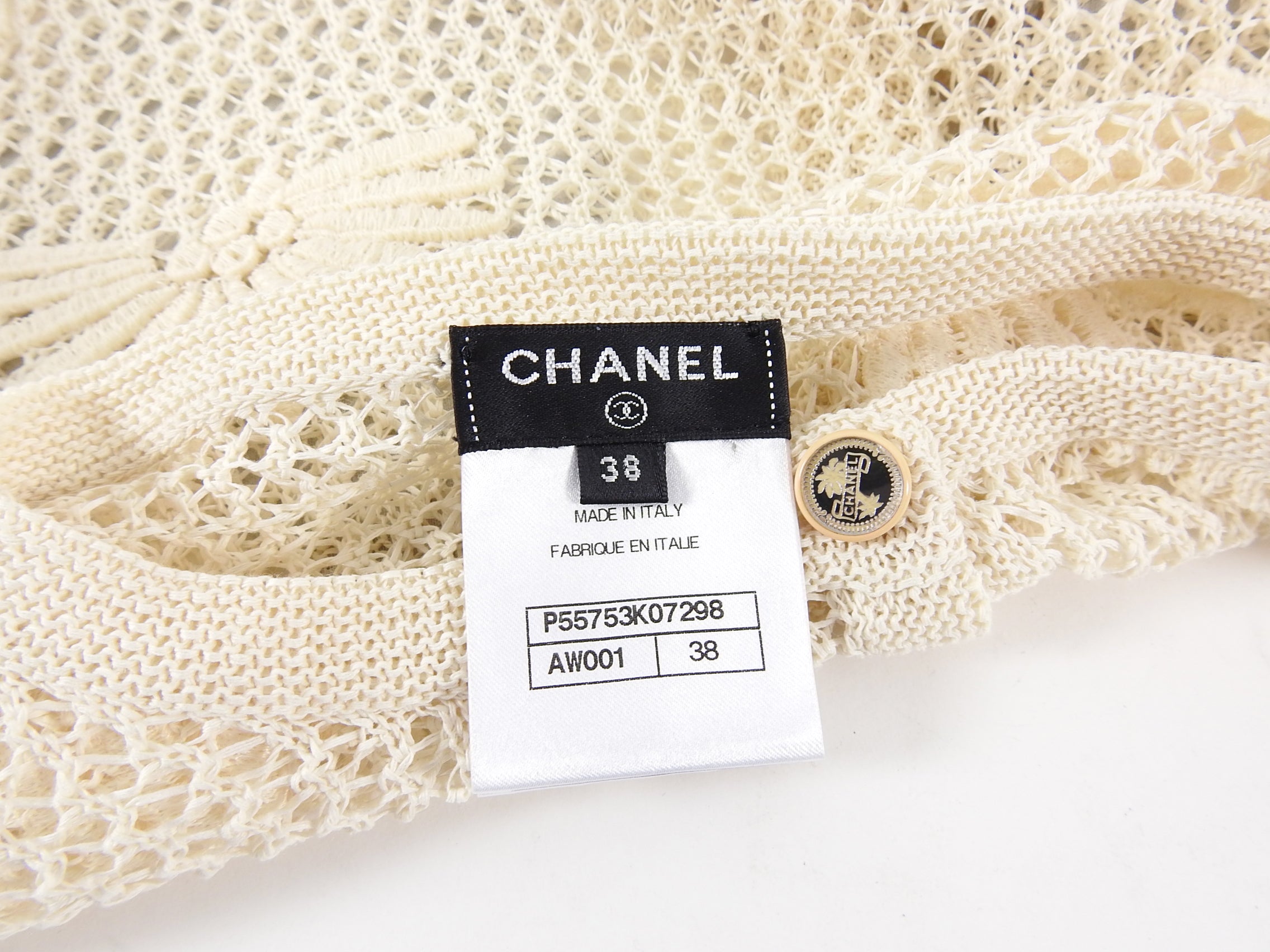 Chanel 2017 Resort Cuba Runway Cream Knit Parrot Embellished Cardigan Sweater - Size FR38 / US6 - Luxury Fashion for Parties & Special Occasions