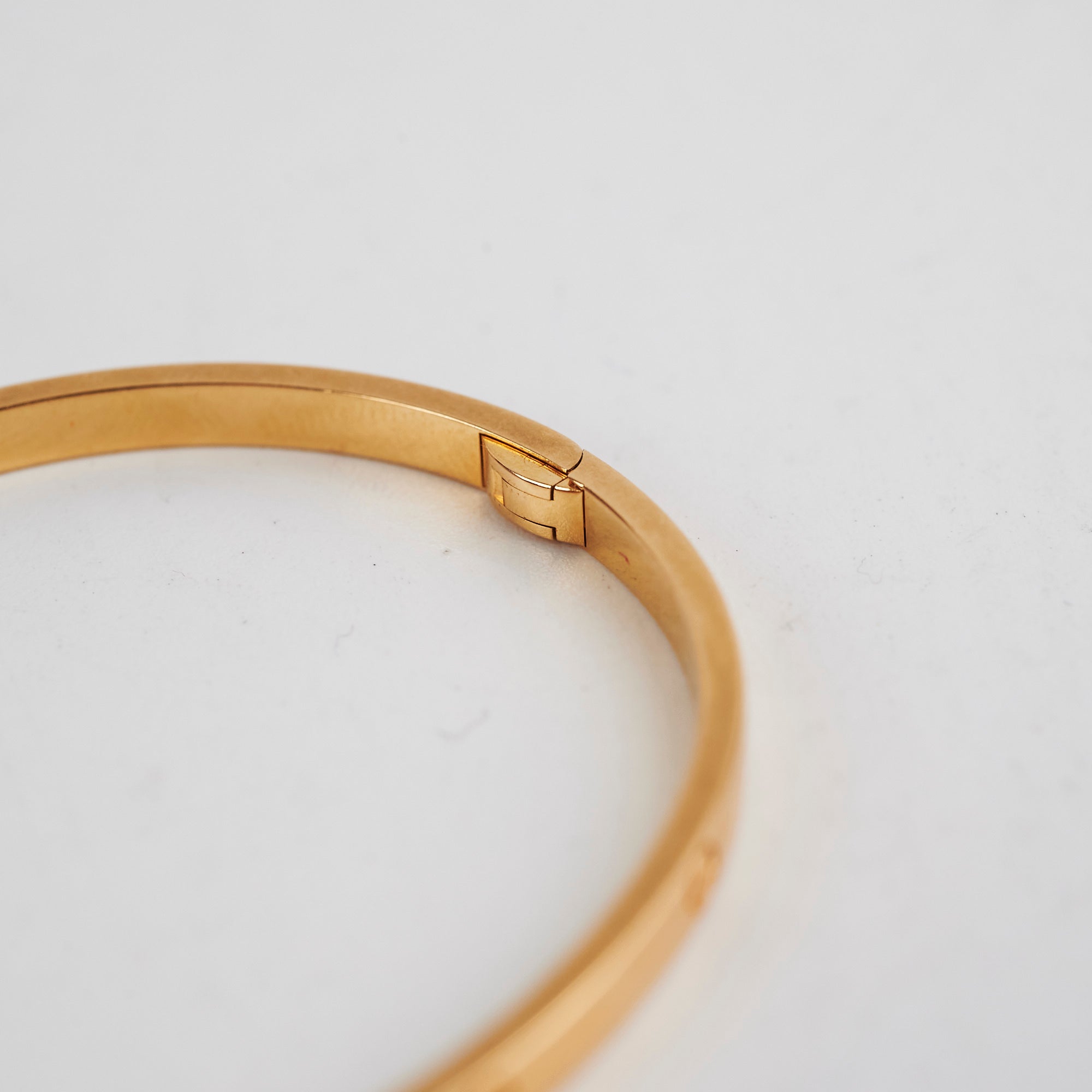 Cartier Love Bracelet 18K Yellow Gold Bangle - Perfect for Anniversary Gifts & Luxury Jewelry Collection