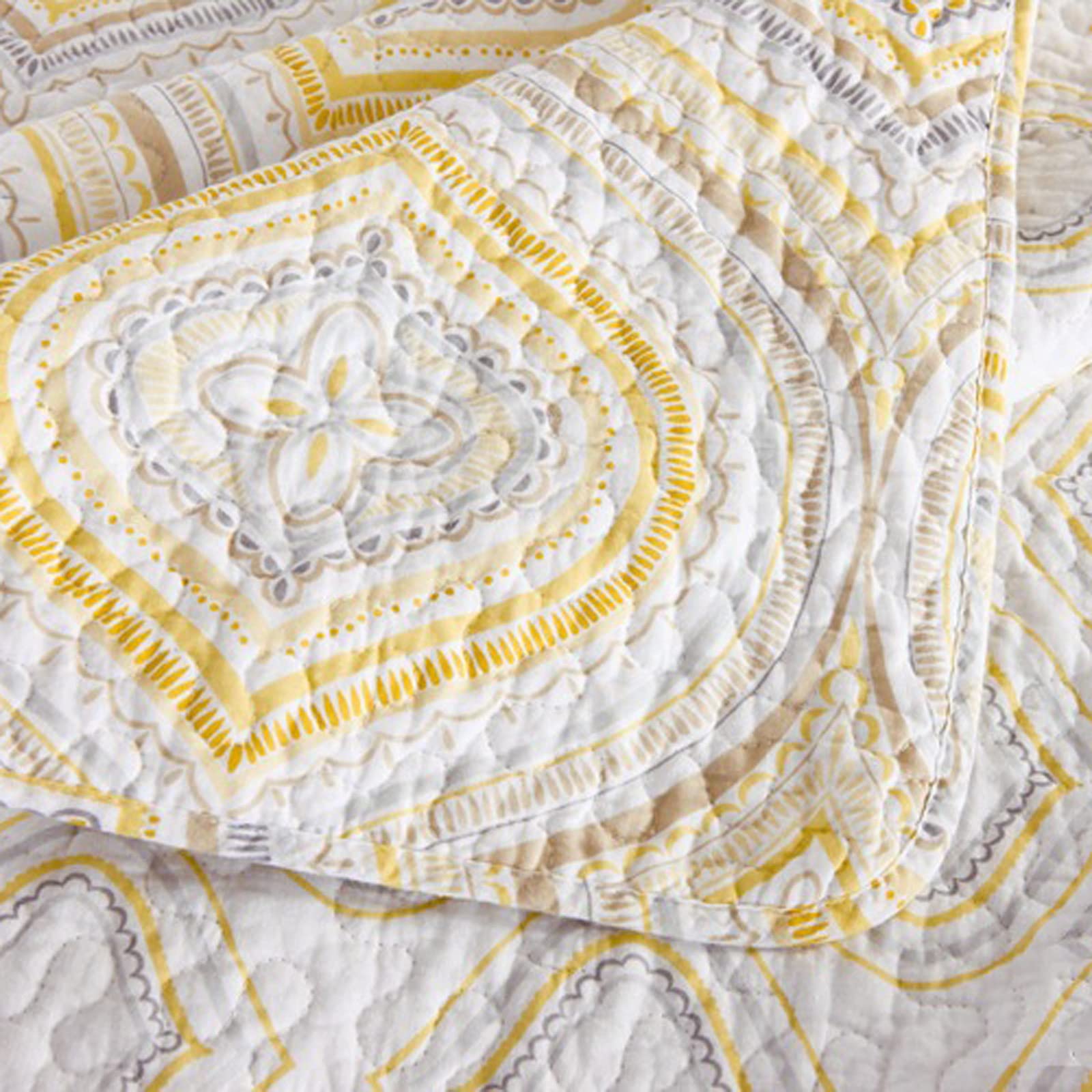Queen Size Quilt Sets with Matching Curtains & Bedspreads - 3-Piece Bedding Set Includes Coverlet and 2 Pillowcases (Twin Option Available) - Perfect for Master Bedroom, Guest Room, or Dorm Decor