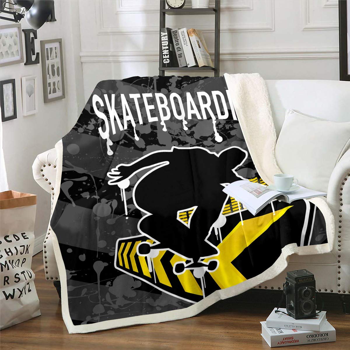 Extreme Sports Skateboard Sherpa Fleece Throw Blanket - Black Silhouette Printed Plush Blanket for Kids, Boys & Girls (King Size 87x95 Inches) - Cozy Sofa, Bed & Couch Blanket for Winter Warmth & Modern Home Decor